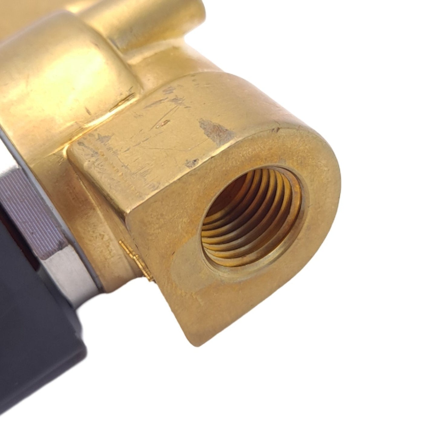 New STC 2W035-1/4-2-D Solenoid Valve, 2-Way N.C. Direct Acting, 1/4 NPT, 150PSI, 24V