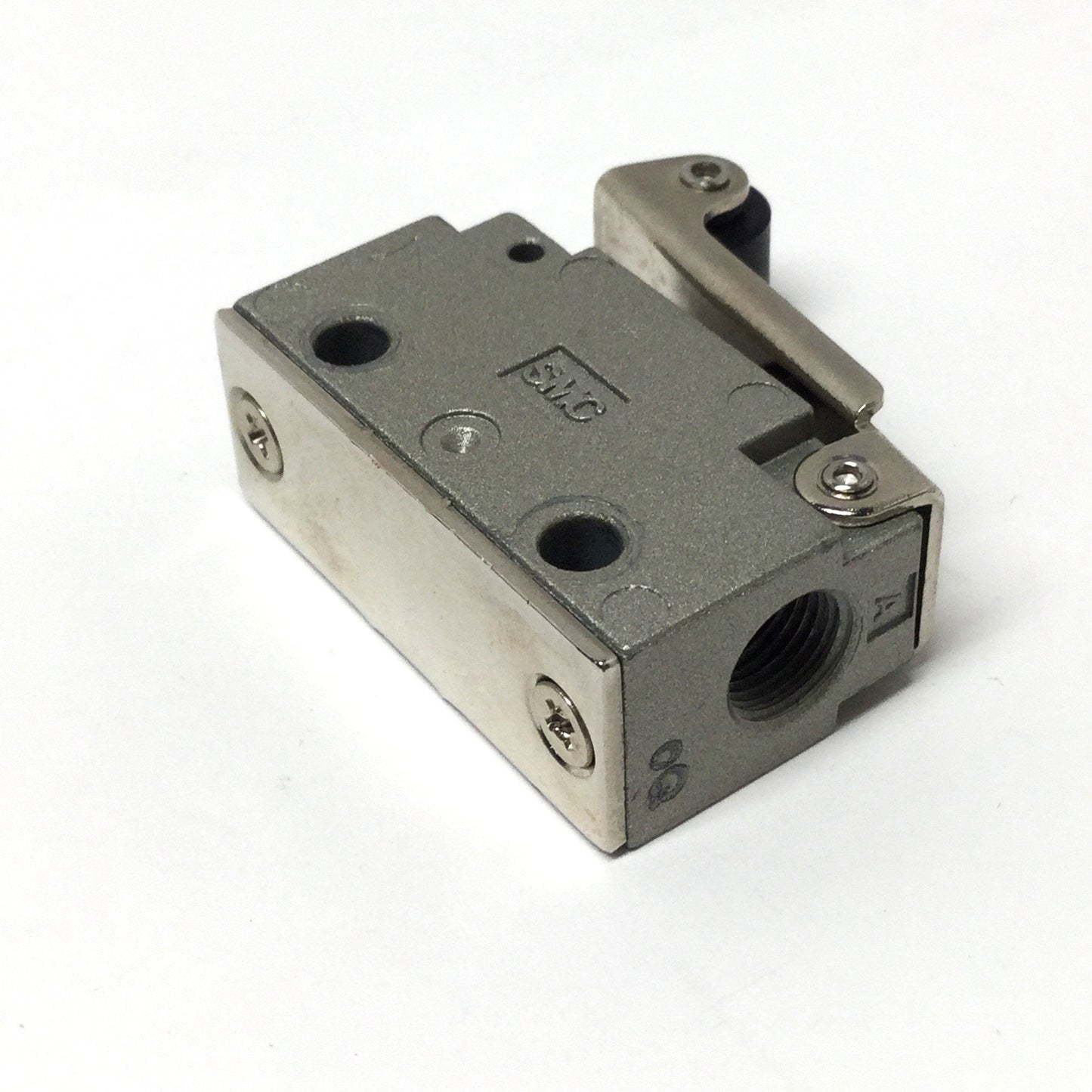 Used SMC VM131-N01-01 Pneumatic Mechanical Air Valve Roller Cam Lever Switch, 3-Way
