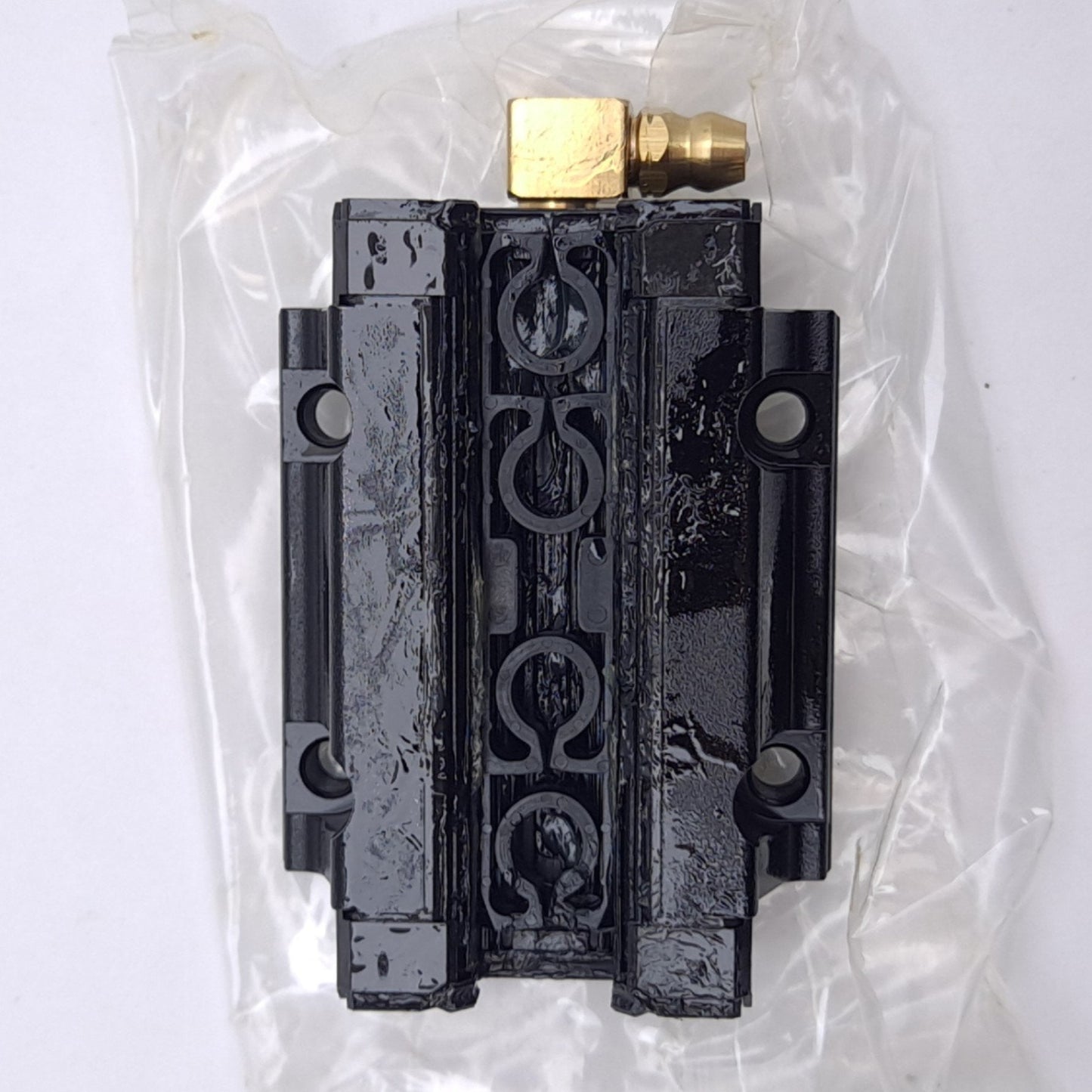 New THK SHS15C1SSFME Linear Guide Block for 15mm Rail, 60mm Length, M5, 24200N