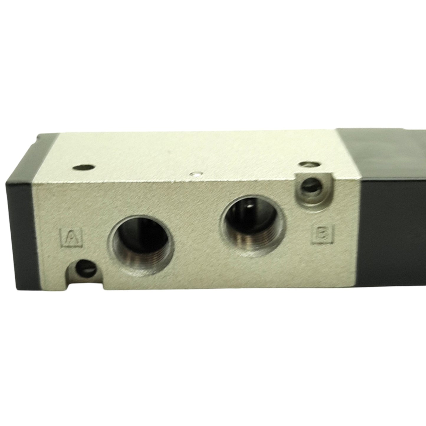 New SMC VZM550-01-08 Mechanical Valve, 5/2 Way Toggle, 0.15 - 0.7MPa, RC 1/8in