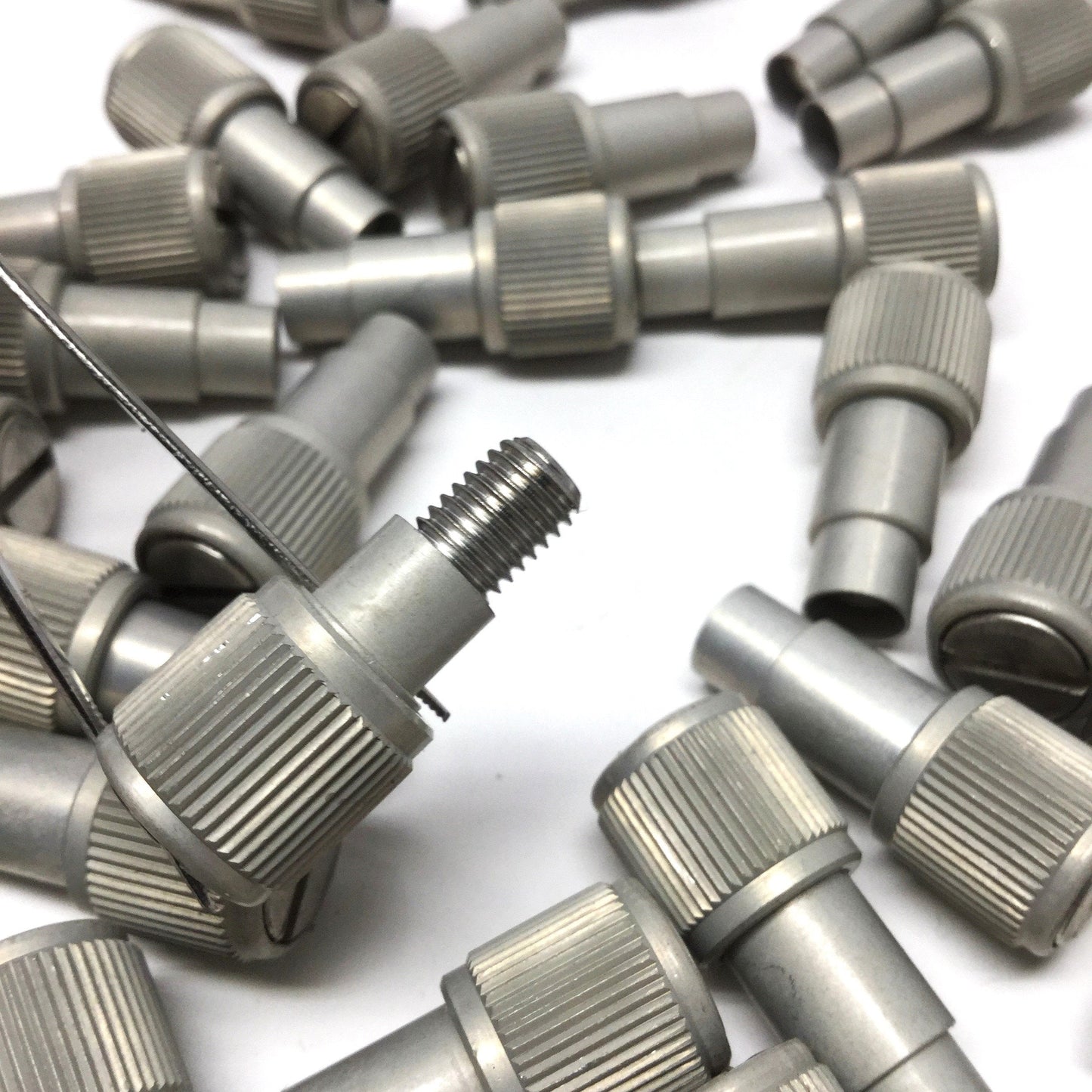 New Lot of 30 Alcoa FRB7500-12-C-4 Slotted Captive Panel Screws, Flare-In, 1/4-28