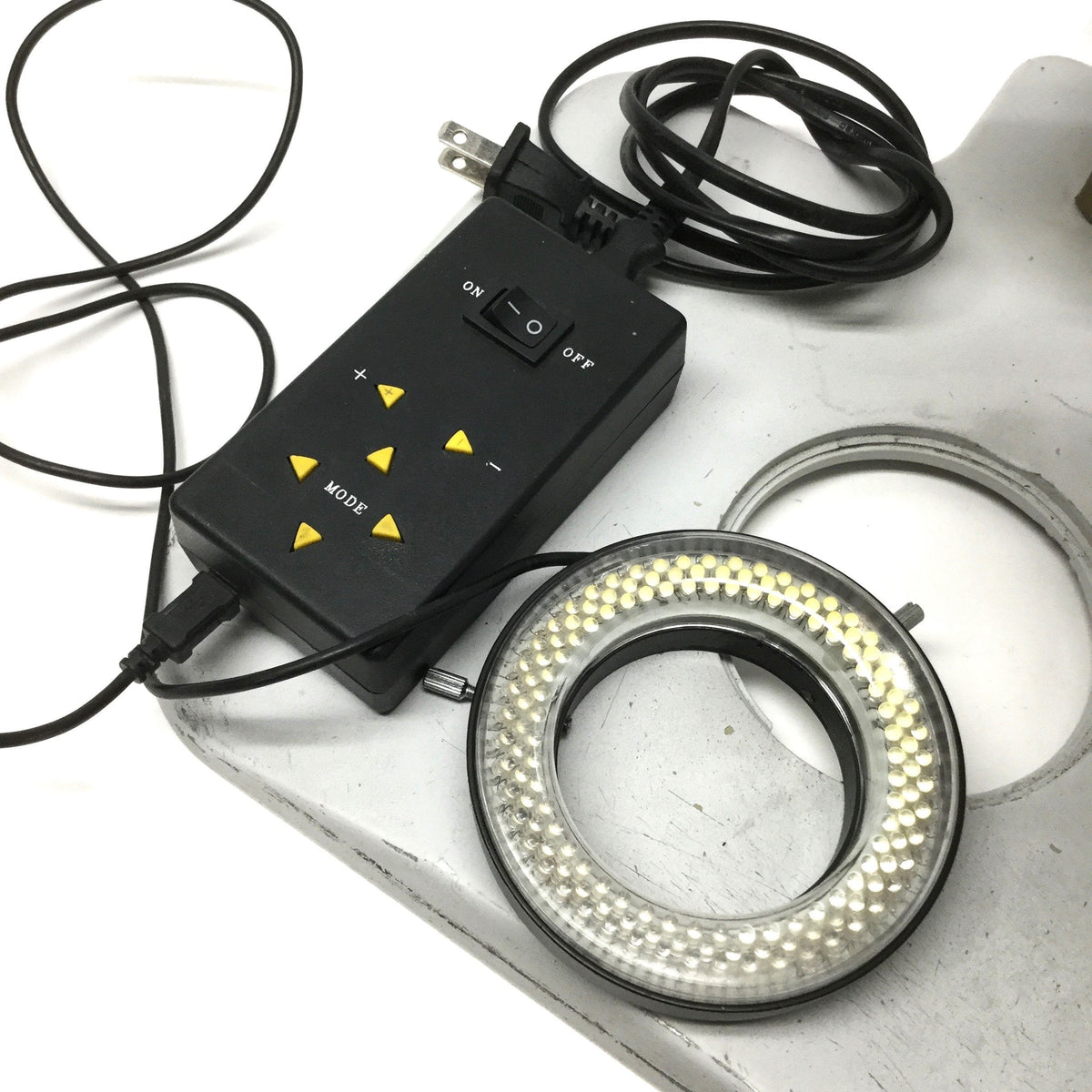 Used Scienscope NZ-BD-B2 Stereo Microscope .8-5x Ø76mm WF10X/22 w/Stand & Ring Light