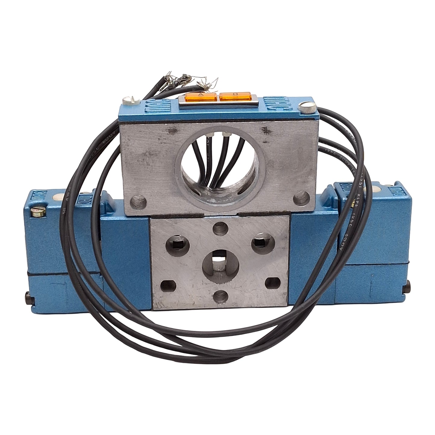 New MAC 821C-PM-111D-142 Solenoid Valve, 5/2 Double Operator, 20-150PSI, 120VAC Coil