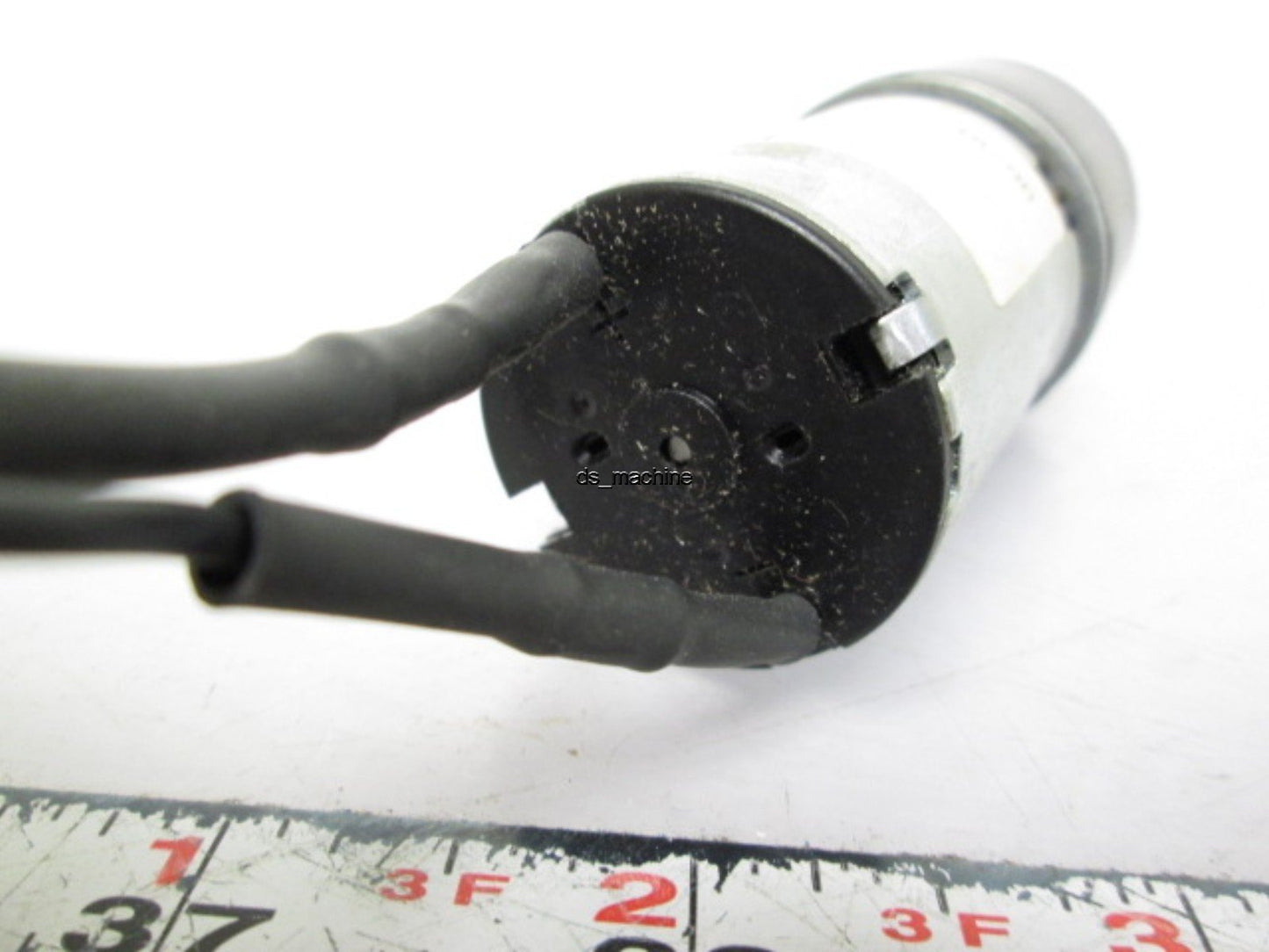 Used Crouzet 82862002 Gearmotor 12VDC 3.9W 30.5:1 Ratio 141 RPM