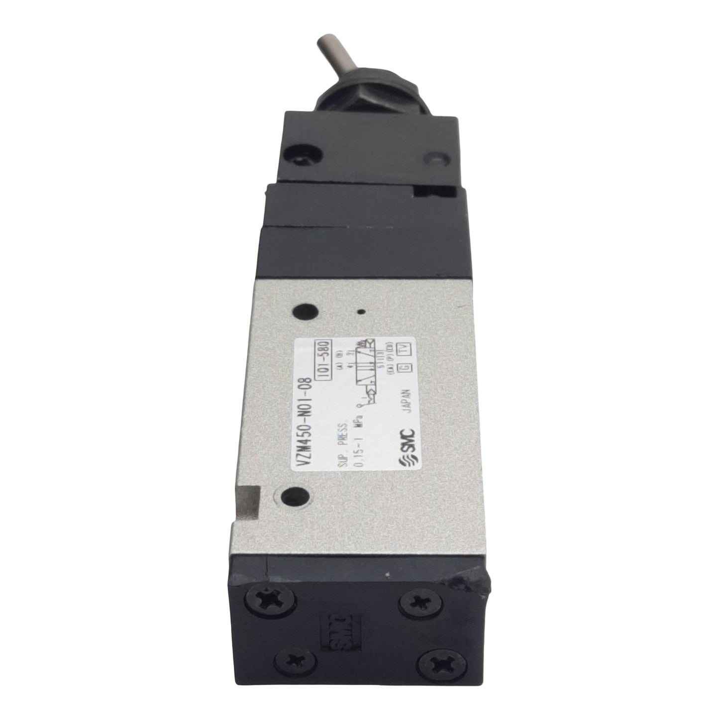 Used SMC VZM450-N01-08 Pneumatic Valve, Toggle Lever, 5/2-Way, 1/8in NPT, 0.15-1MPa