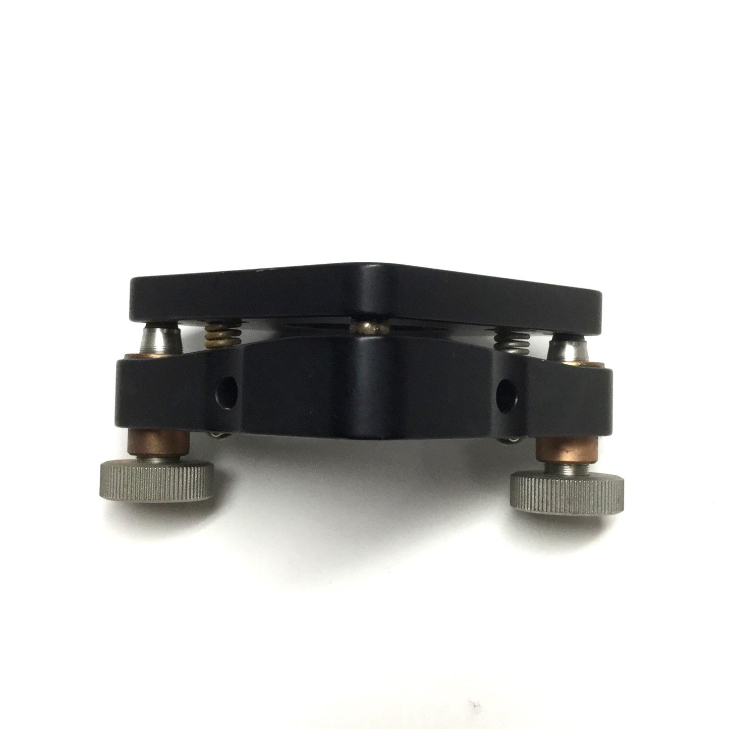 Used Newport 9773 Valu Center XY Mirror Mount for Ø1" Optics, ±4° Tip & Tilt, 80TPI