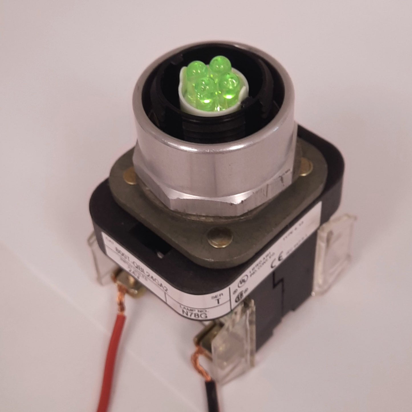 Used Allen Bradley 800T-QBL24GA2 Green Illuminated Pushbutton, ø30mm, 2NO, 600V Max