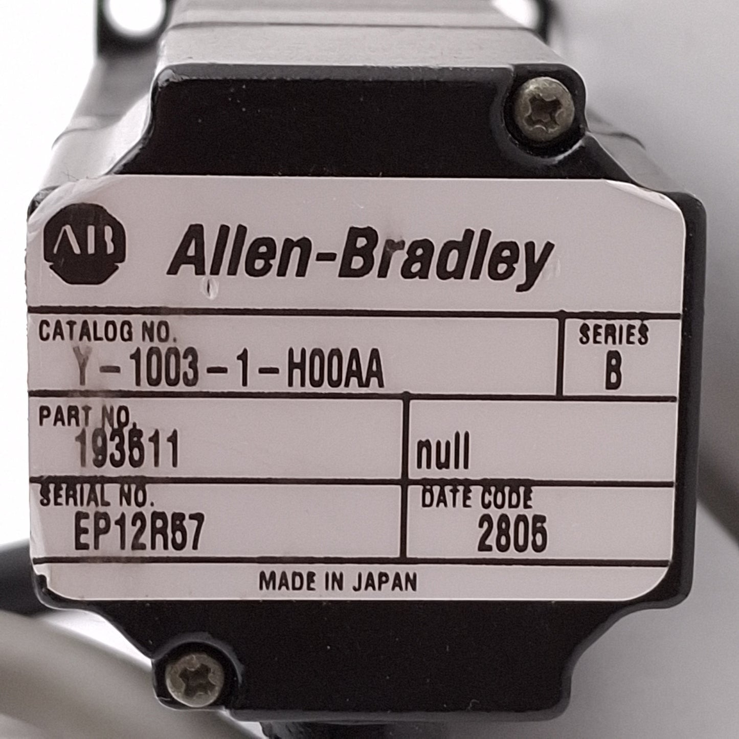 Used Allen Bradley Y-1003-1-H00AA Servo Motor Y-Series 2000-Line, 115VAC, 40mm Flange