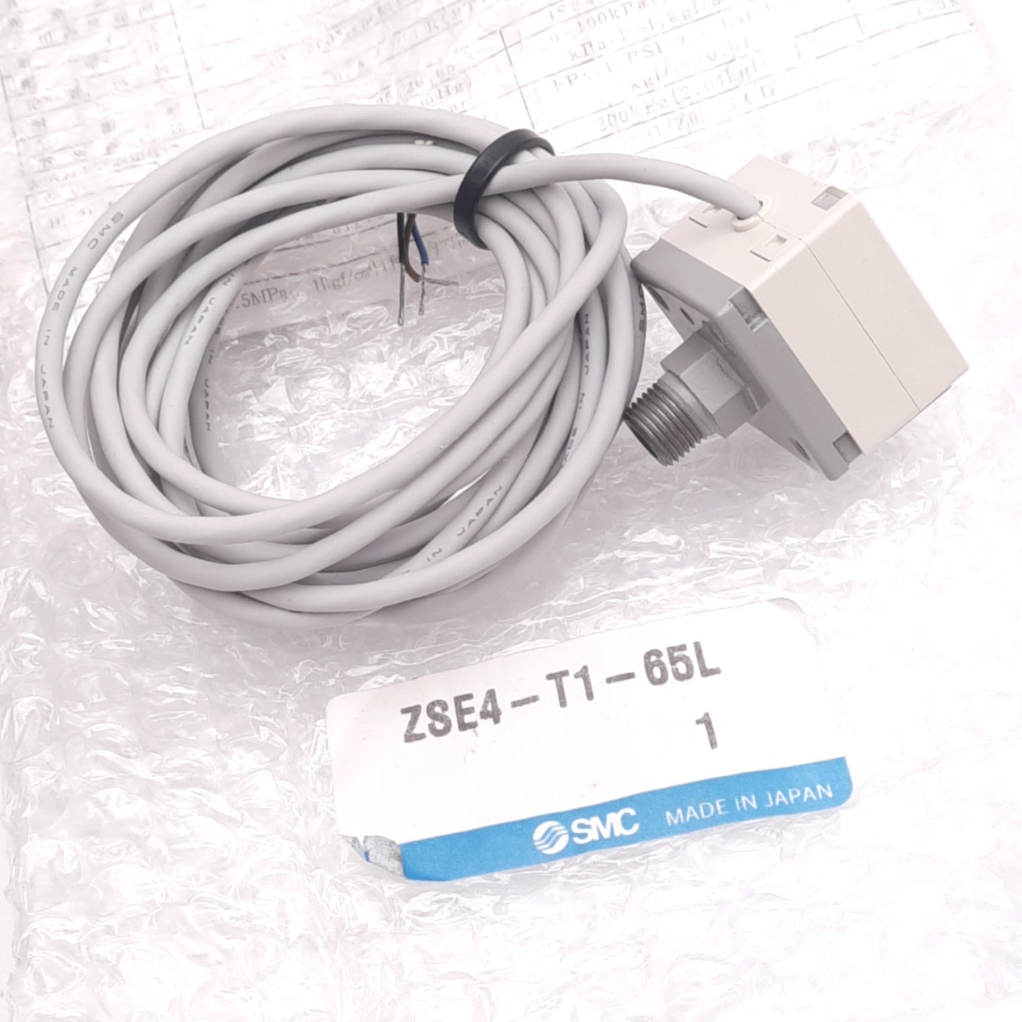 New SMC ZSE4-T1-65 Digital Vacuum Pressure Switch, -101kPa Max, 12-24VDC, PNP Out