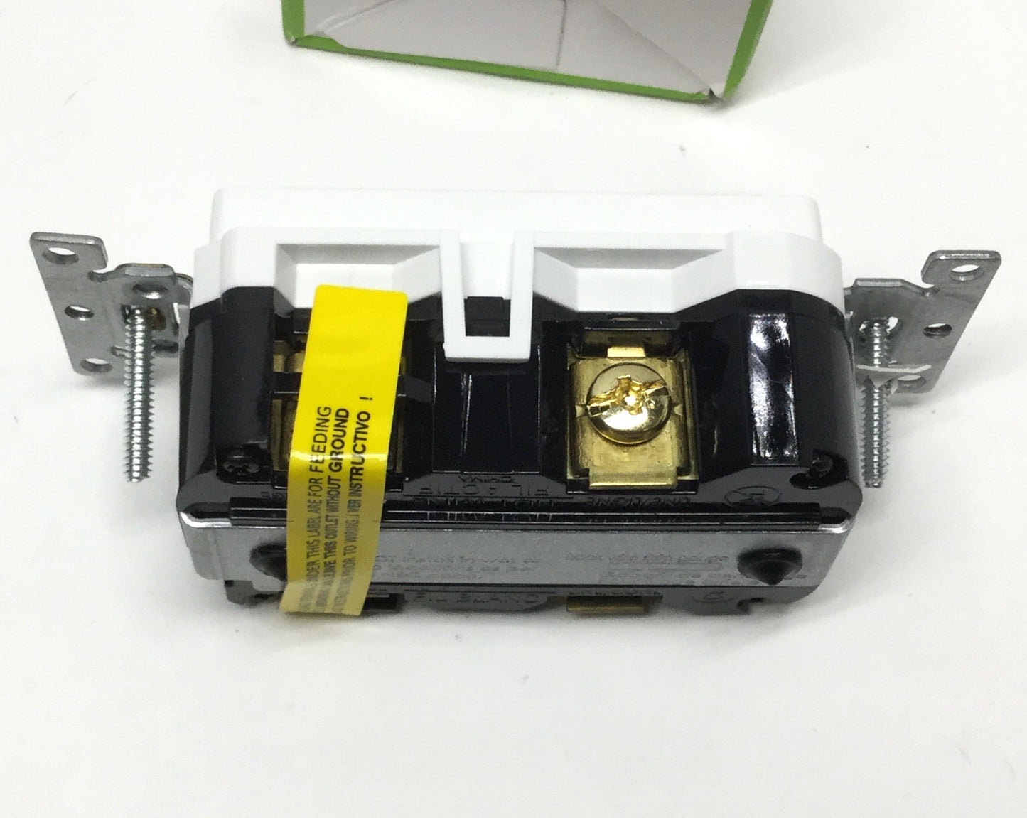 New Leviton GFPL1-PLW SmartLockPro GFCI Receptacle, White, 125VAC 15A, NEMA 5-15R