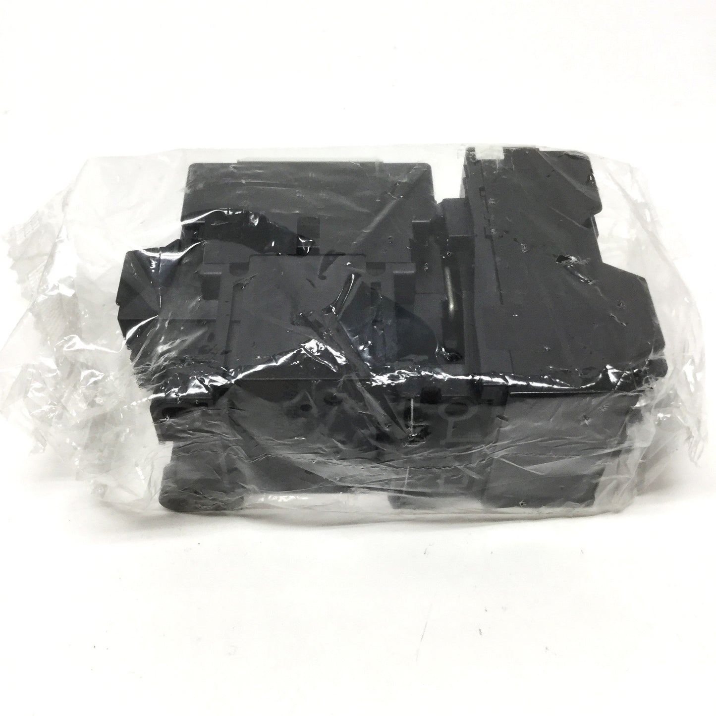 New Fuji SW-0 Magnetic Switch Starter, 3-Pole+1NO, 2.2-3.4A Overload Relay, 100VAC