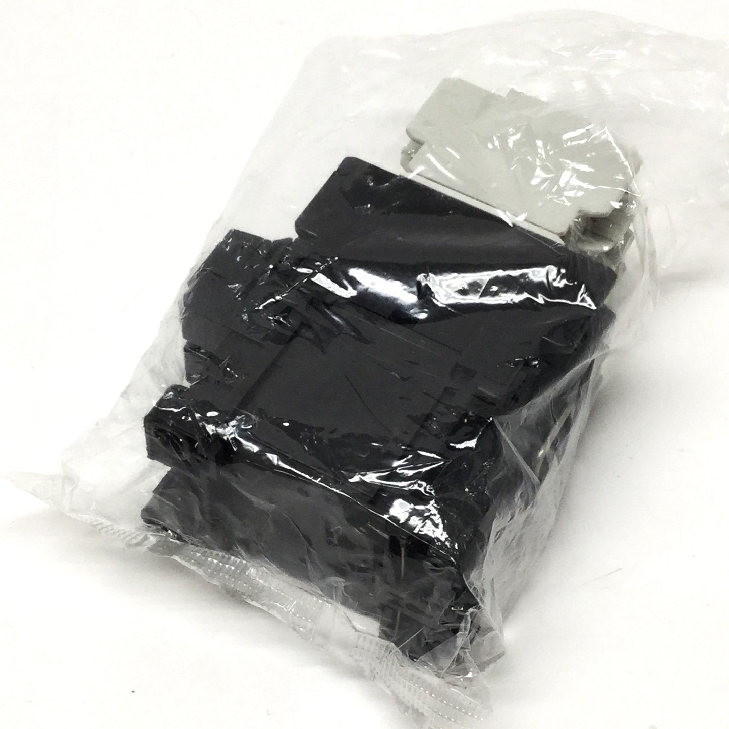 New Fuji SH-4 Industrial Relay Contactor, 8NO, 10A 600VAC Rating, 200VAC Coil