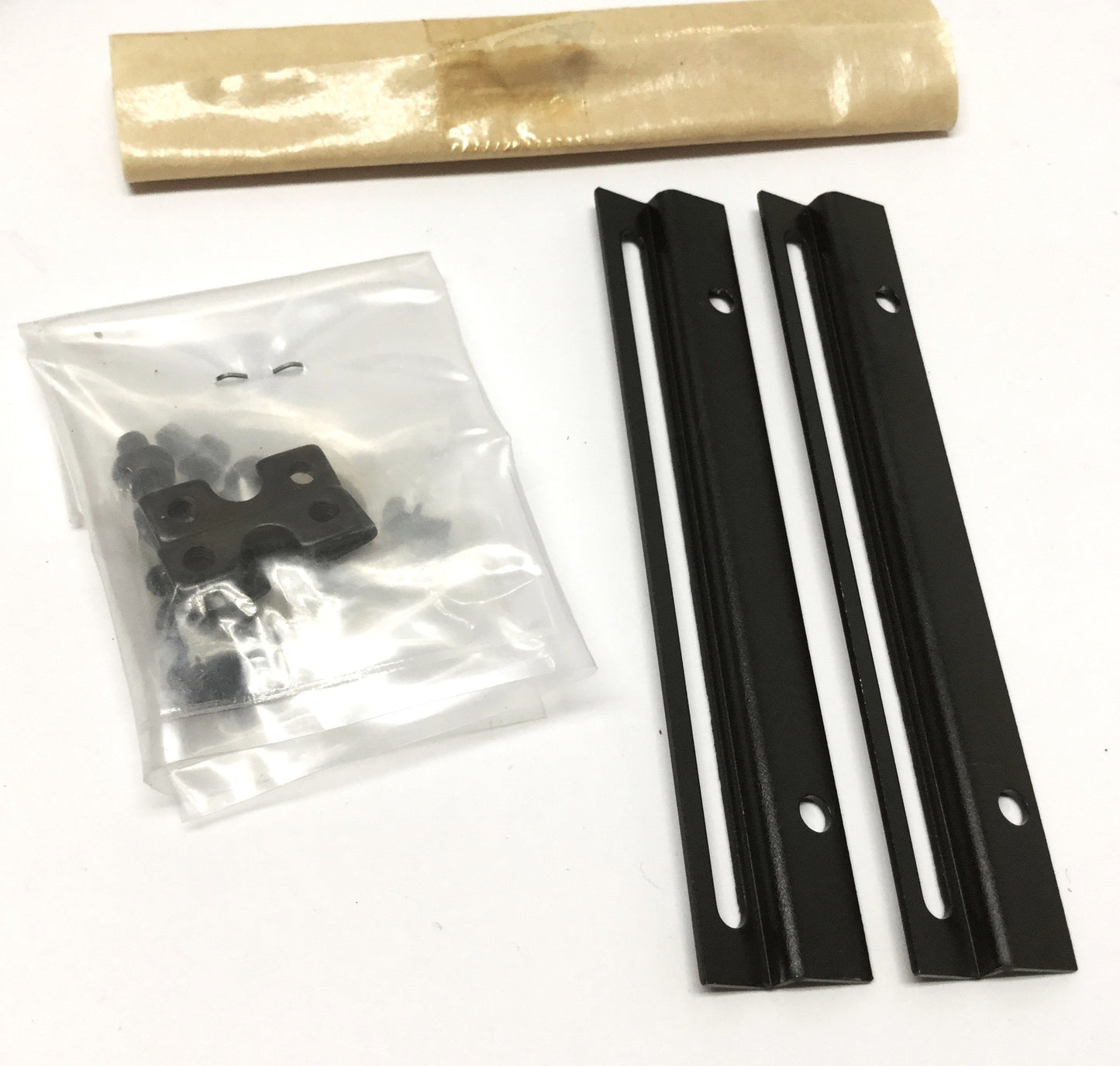 New – Open box NSK MC-SR05-00 Monocarrier Sensor Kit, (3x) B-Contact Open Collector, 12-24VDC