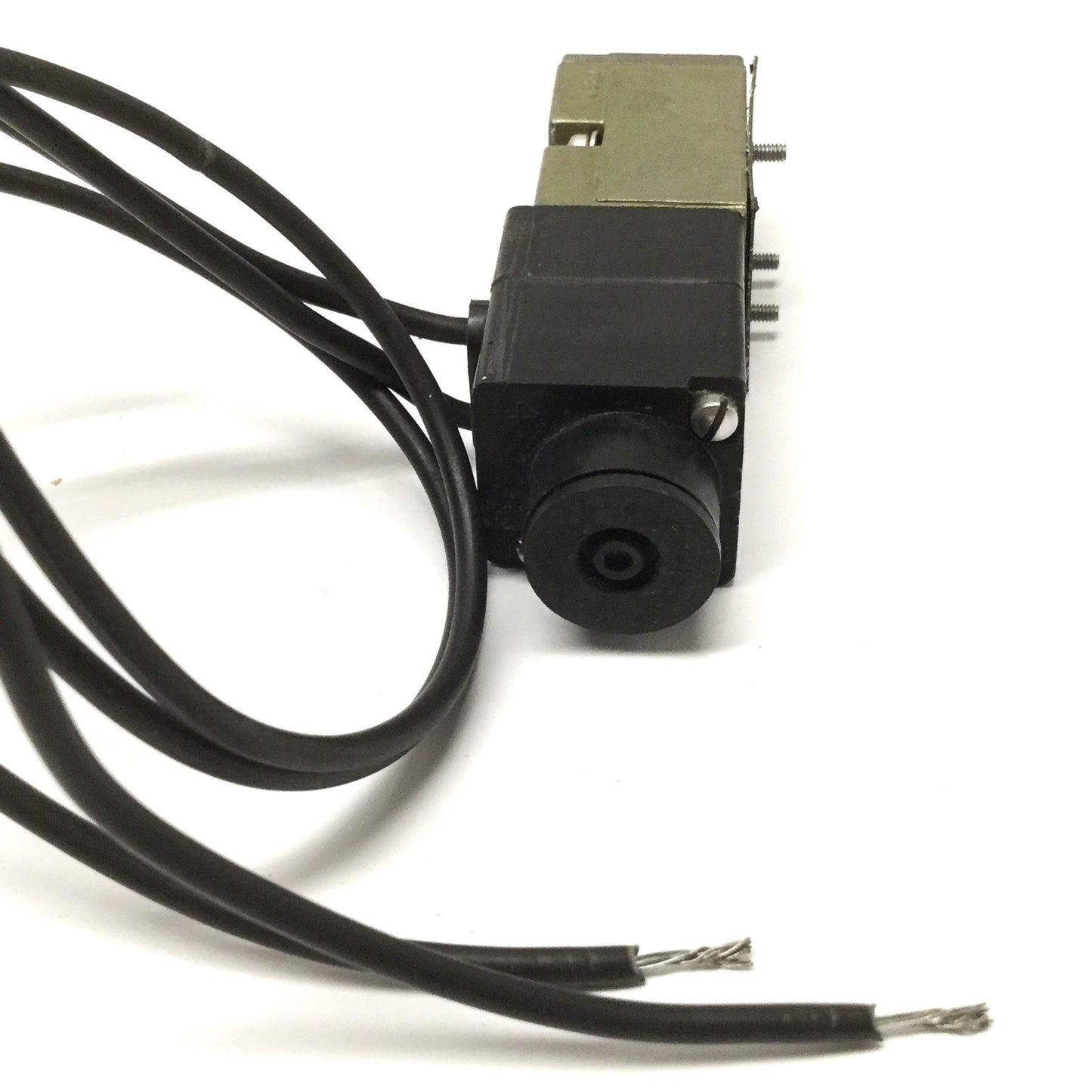 Used Numatics 031SA400B Pneumatic Solenoid Valve, 5-Port 2-Position, 150psi, 24VDC