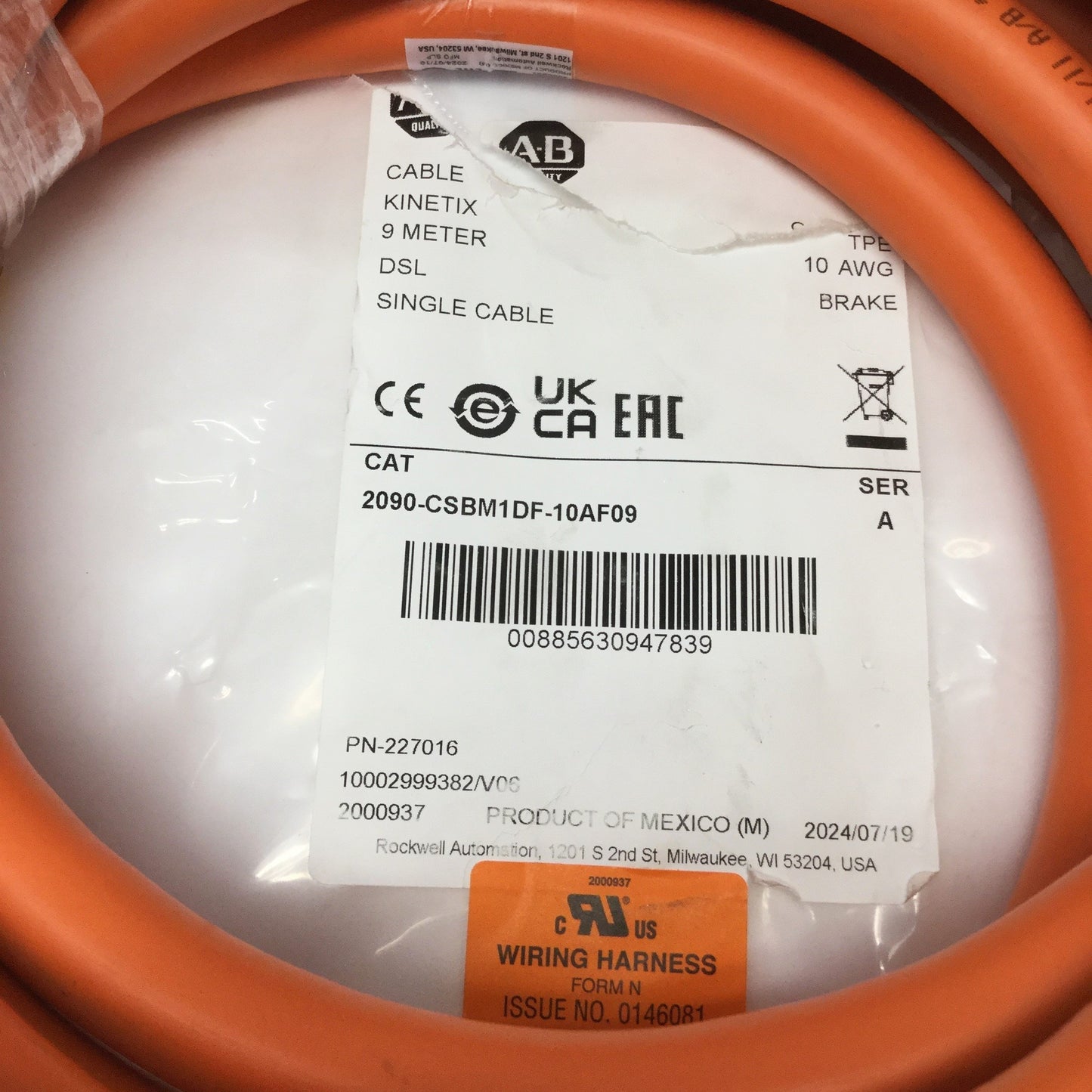 New Allen Bradley 2090-CSBM1DF-10AF09 Kinetix Motor Cable Power/Feedback/Brake, 9m
