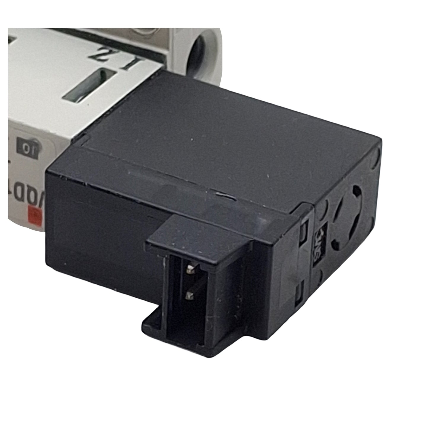 Used SMC VQD1151-5L0 Solenoid Valve, 4/2-Way, M5x0.8, Vac-0.7MPa, 24VDC Coil