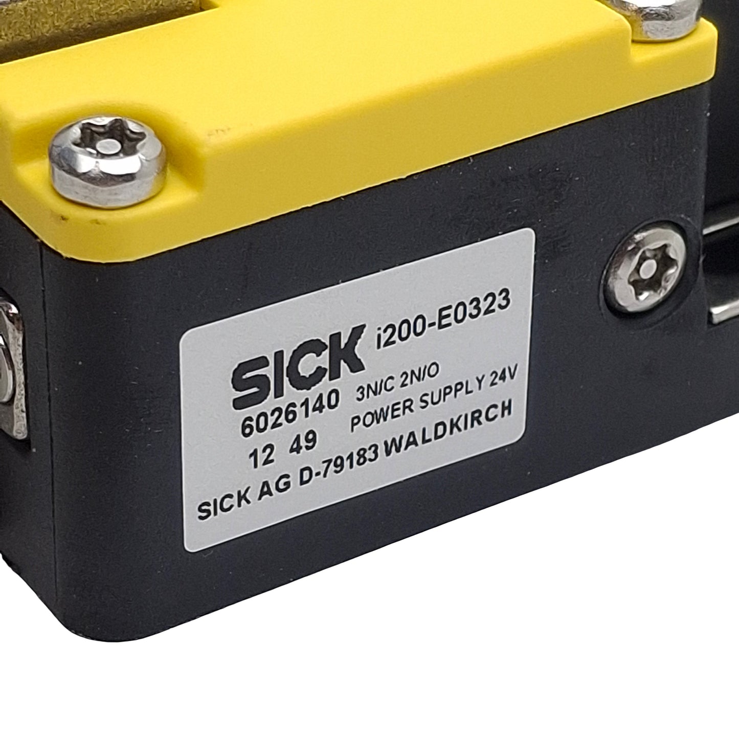 New Sick i200-E0323 Safety Interlock Switch, 3NC/2NO, 2600N Max, 24VDC, M20 x 3