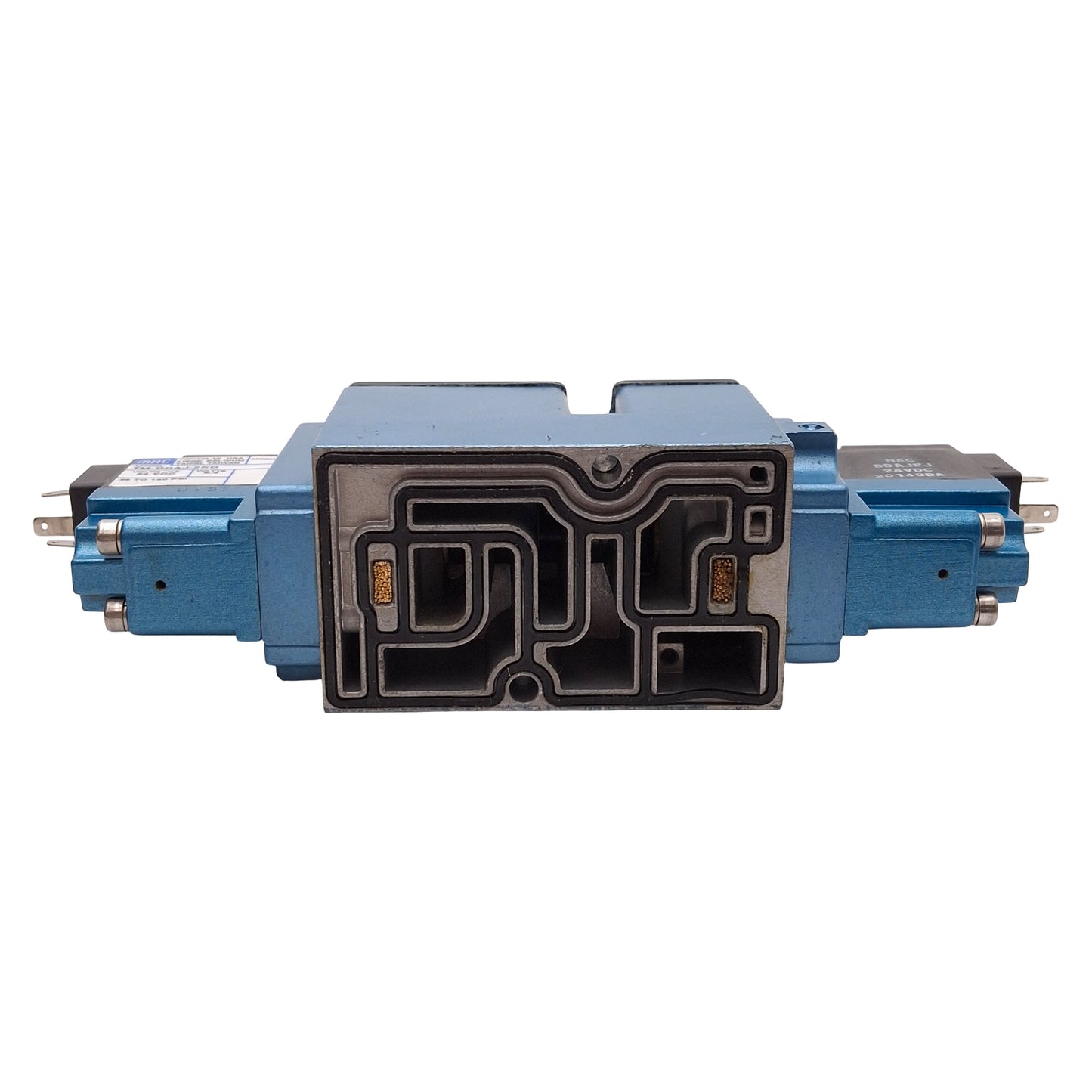Used Mac 82A-FB-000-TM-DAJ-2KD Dual Solenoid Valve, 4/3-Way, 25-150psi, 24VDC Coils