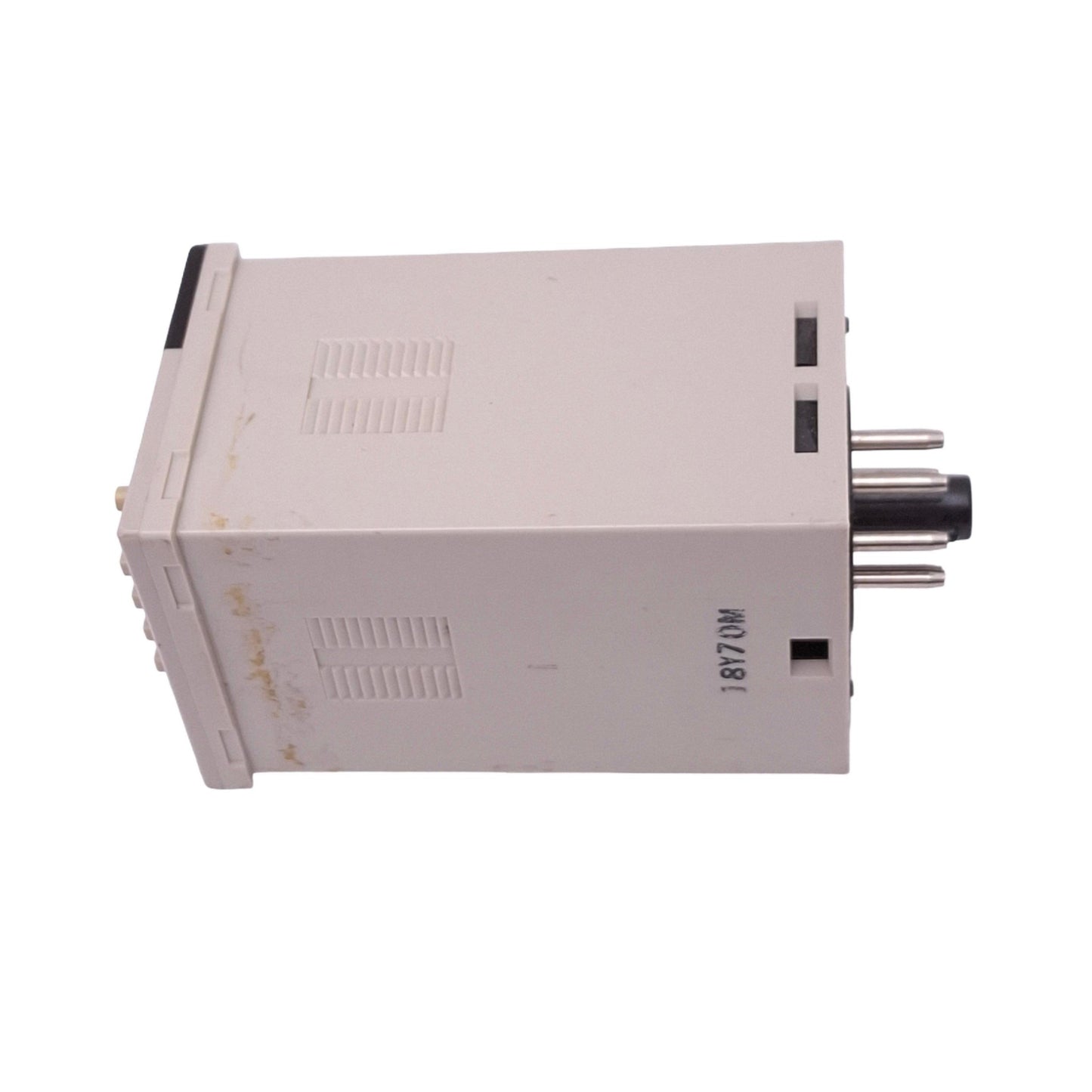 Used Omron H7CN-XLN Counter, 4-Digit 0-9999, 30cps, SPST-NO 8-Pin, 100-240VAC In