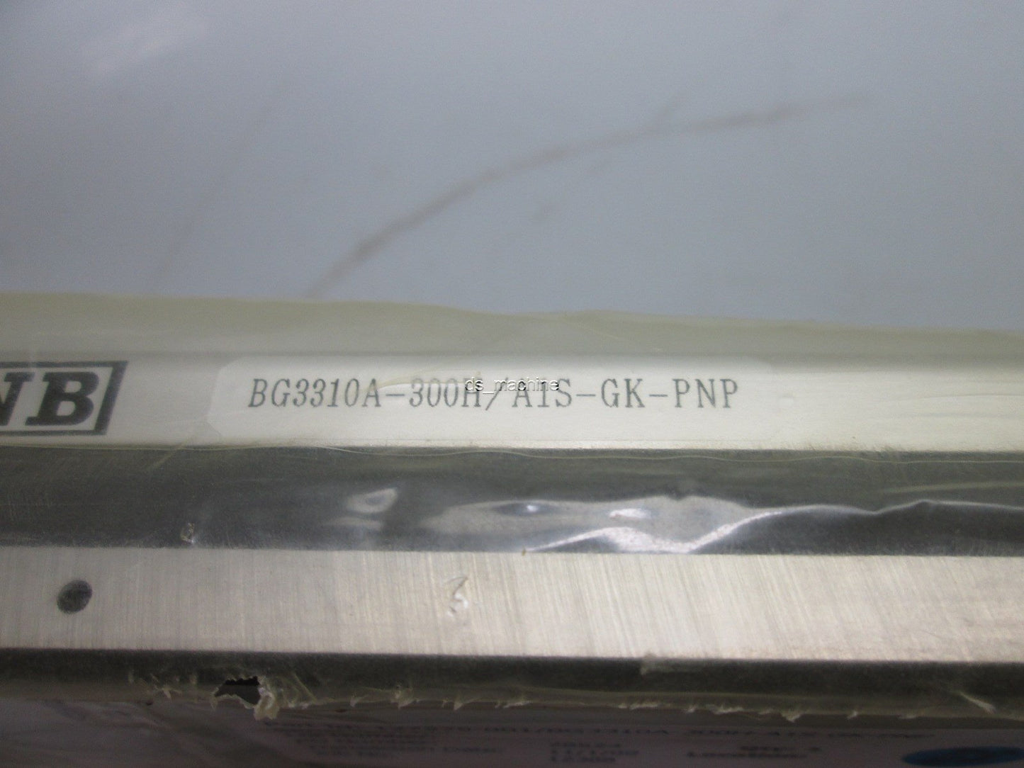 New in Bag NB 127275-001/BG3310A-300H-A1S-GK-PNP Ball Screw Slide 15" x 3" x 2"