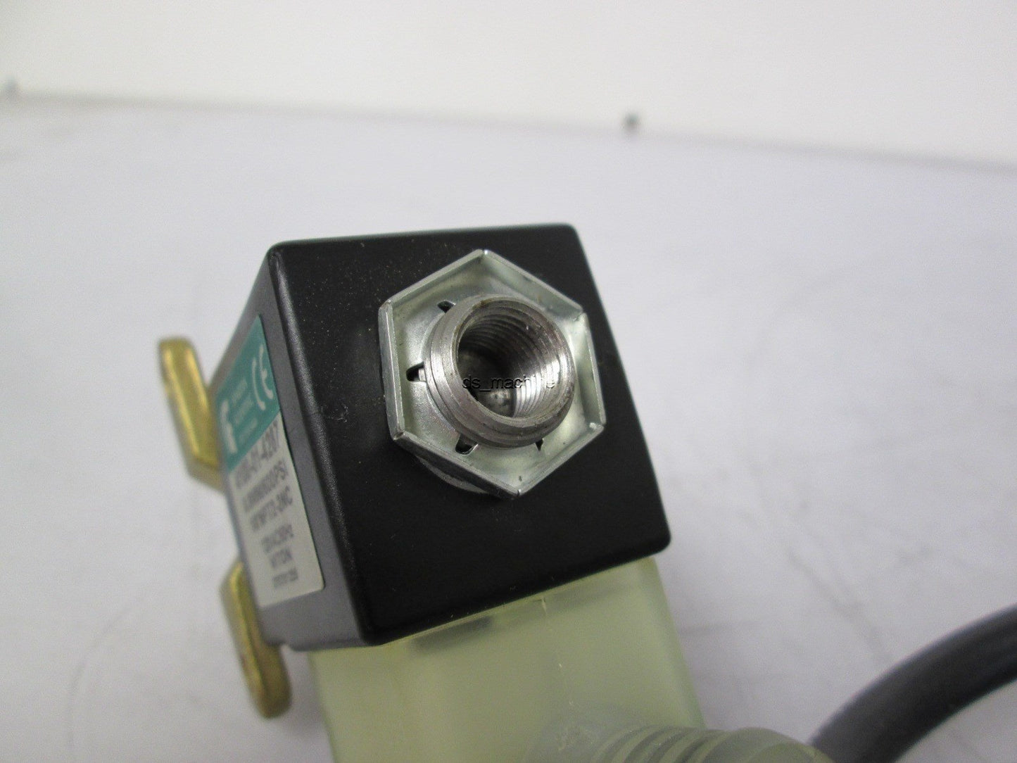 Used Spartan Scientific 4100-01-4287 Solenoid Valve 1/8" NPT 120VAC 600PSI Viton