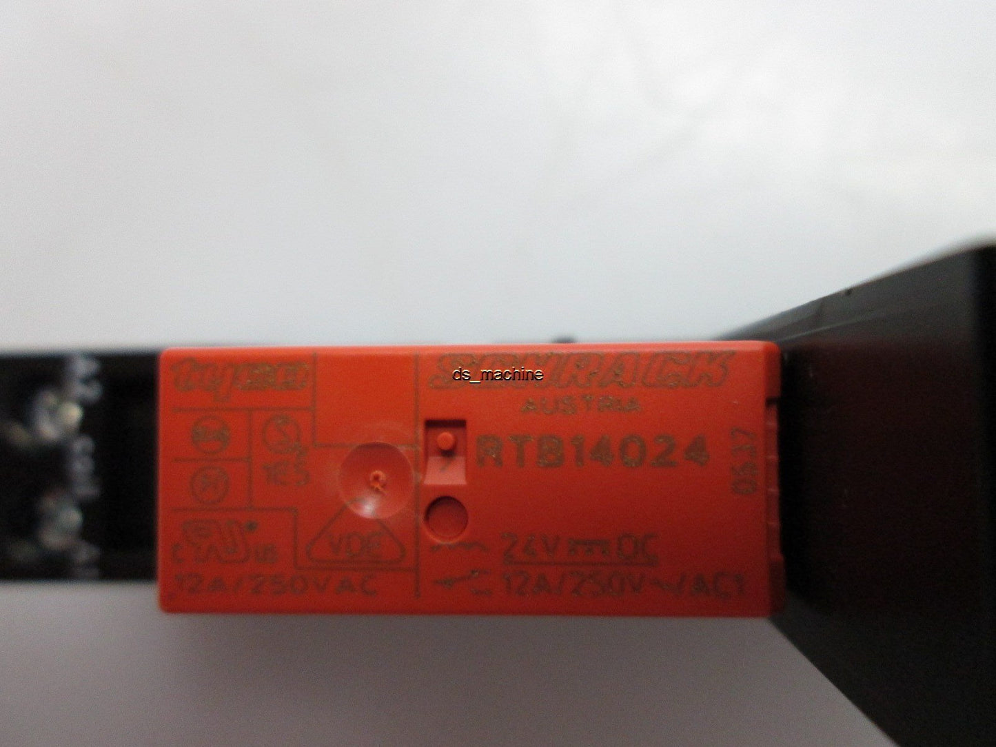 Used Schrack RT78724 Relay Socket 12A / 250V w/Schrack RTB14024 Relay 24VDC