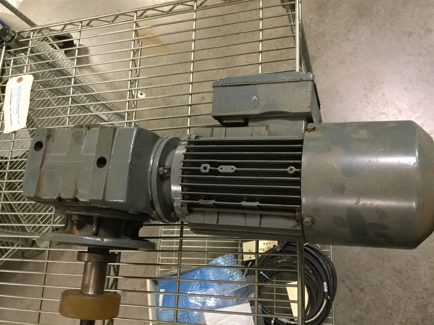 Used SEW Eurodrive SAF42DT80K4BMG/HR Motor with SAF42A 17.98:1 Gearbox 4 1/2" Shaft