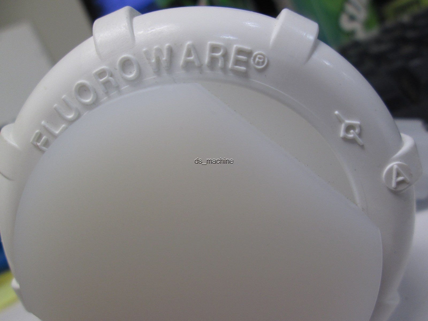 New – Open box Fluoroware Pneumatically Operated Diaphragm Check Valve 1/2" Ports