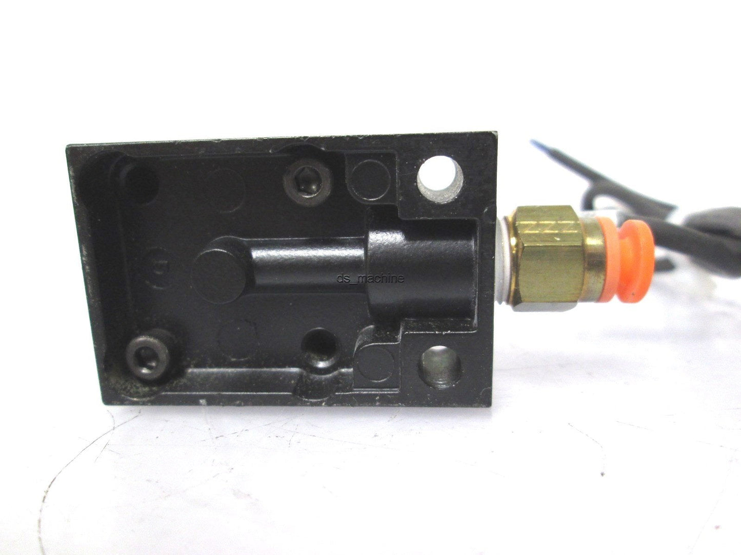 Used Sunx DP2-40E Digital Vacuum Pressure Switch -101.3kPa 12-24VDC 2-Output PNP/NPN