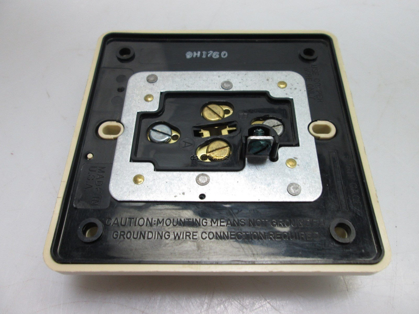 Used Leviton 4-Socket Outlet 20A-125V