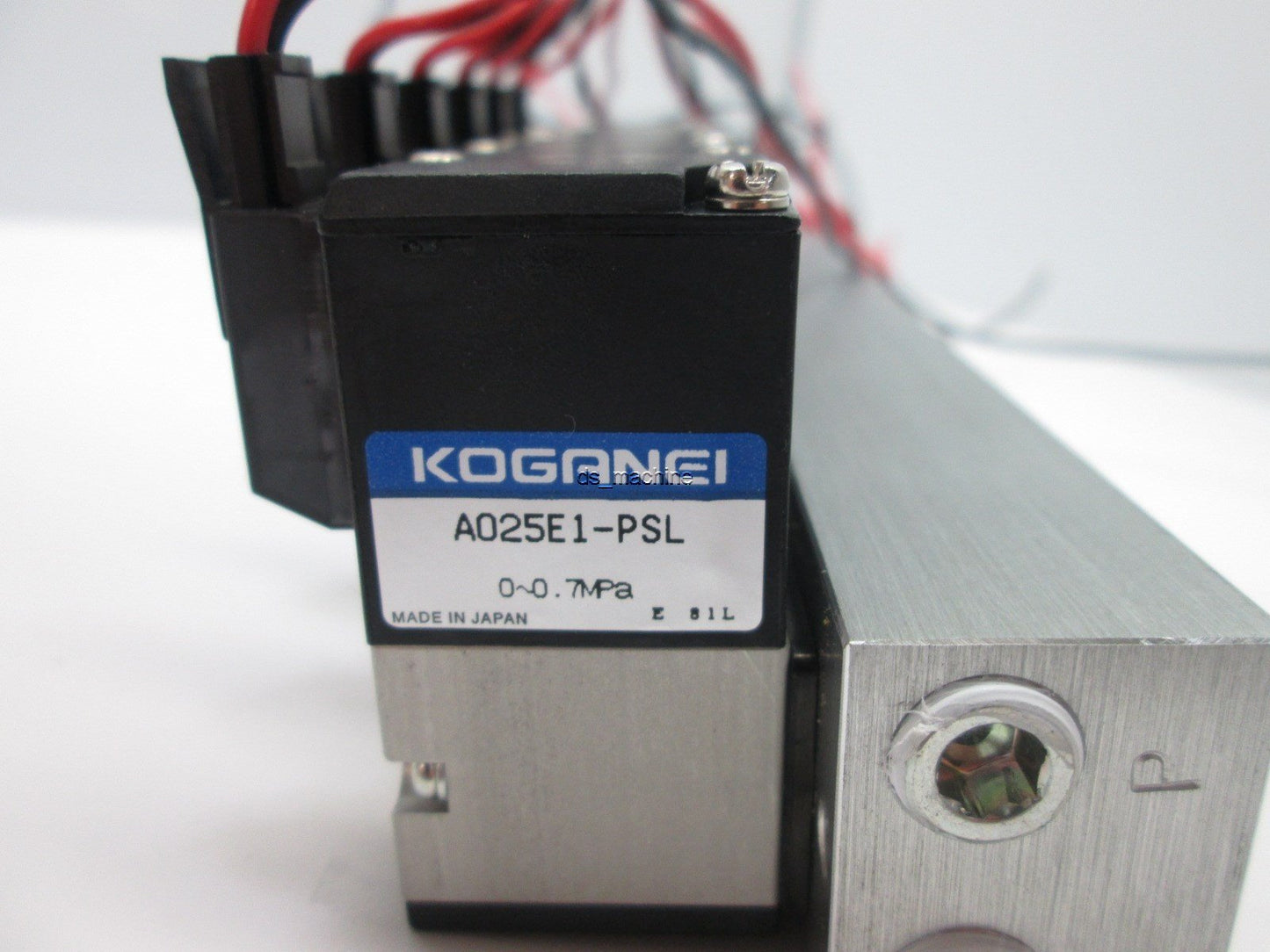 Used Manifold of 8 Koganei A025E1-PSL Solenoid Valve Normally Closed 0~0.7MPa 24VDC