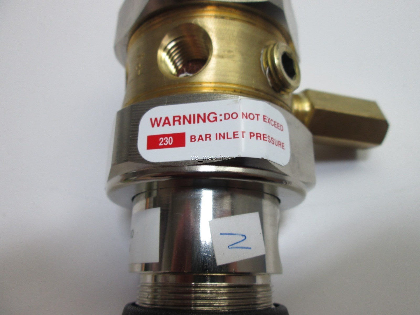 Used BOC HP1702B BOC941544 Brass Regulator, 230Bar Max/3000 PSI Max, 1/4" NPT