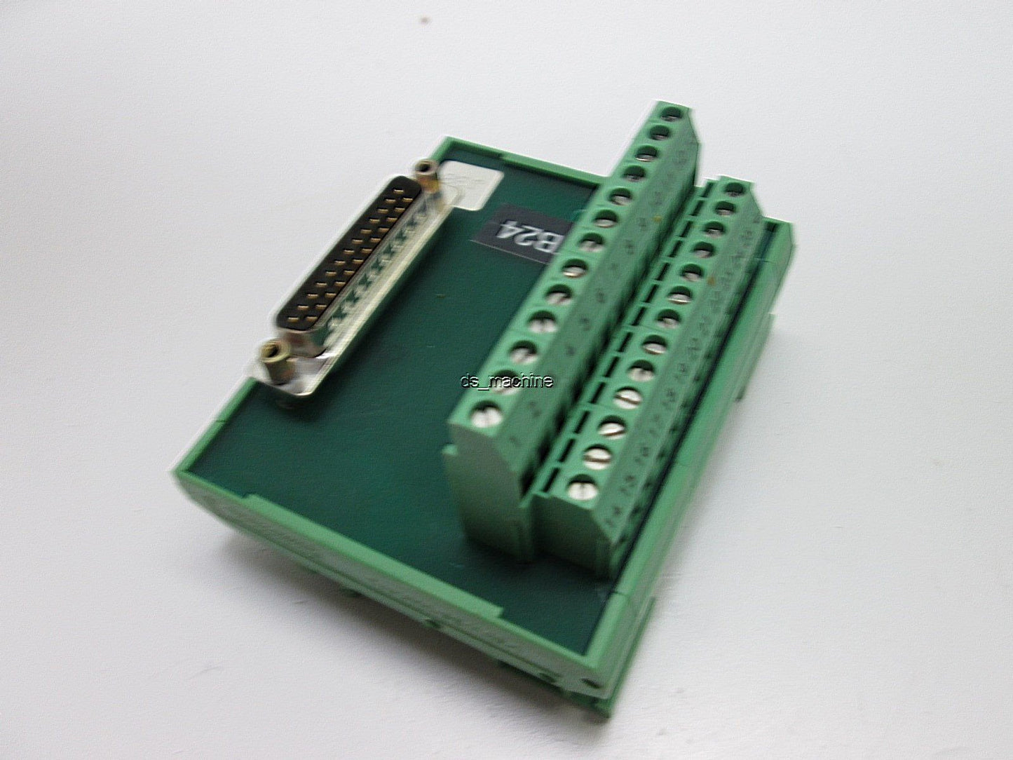 Used Phoenix Contact UMK-SE 11,25-1 Terminal Block Breakout Board Interface, 25-Pin