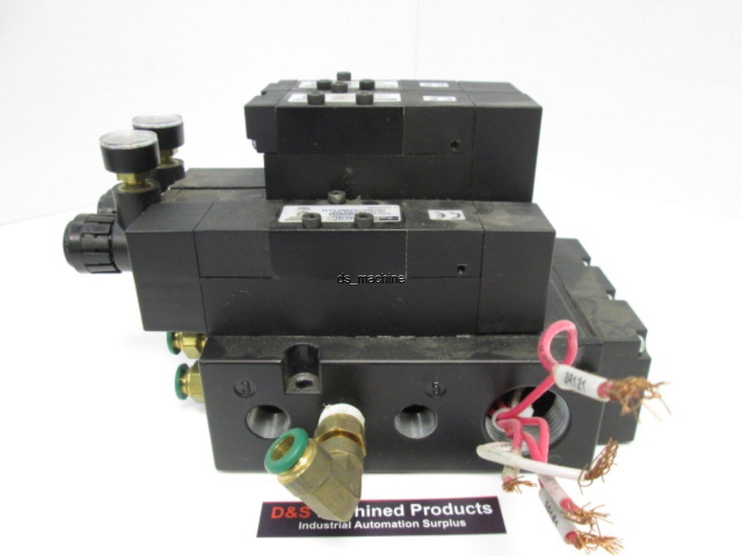 Used Parker F31VXPH023A Bank of 3 Pneumatic Solenoid Valves, 120V, 5 Port, 145 PSI