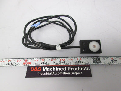 Used Keyence TH-305 Metal Detector Sensor for Fine Samples 5mm Sensing Area 3' Cable