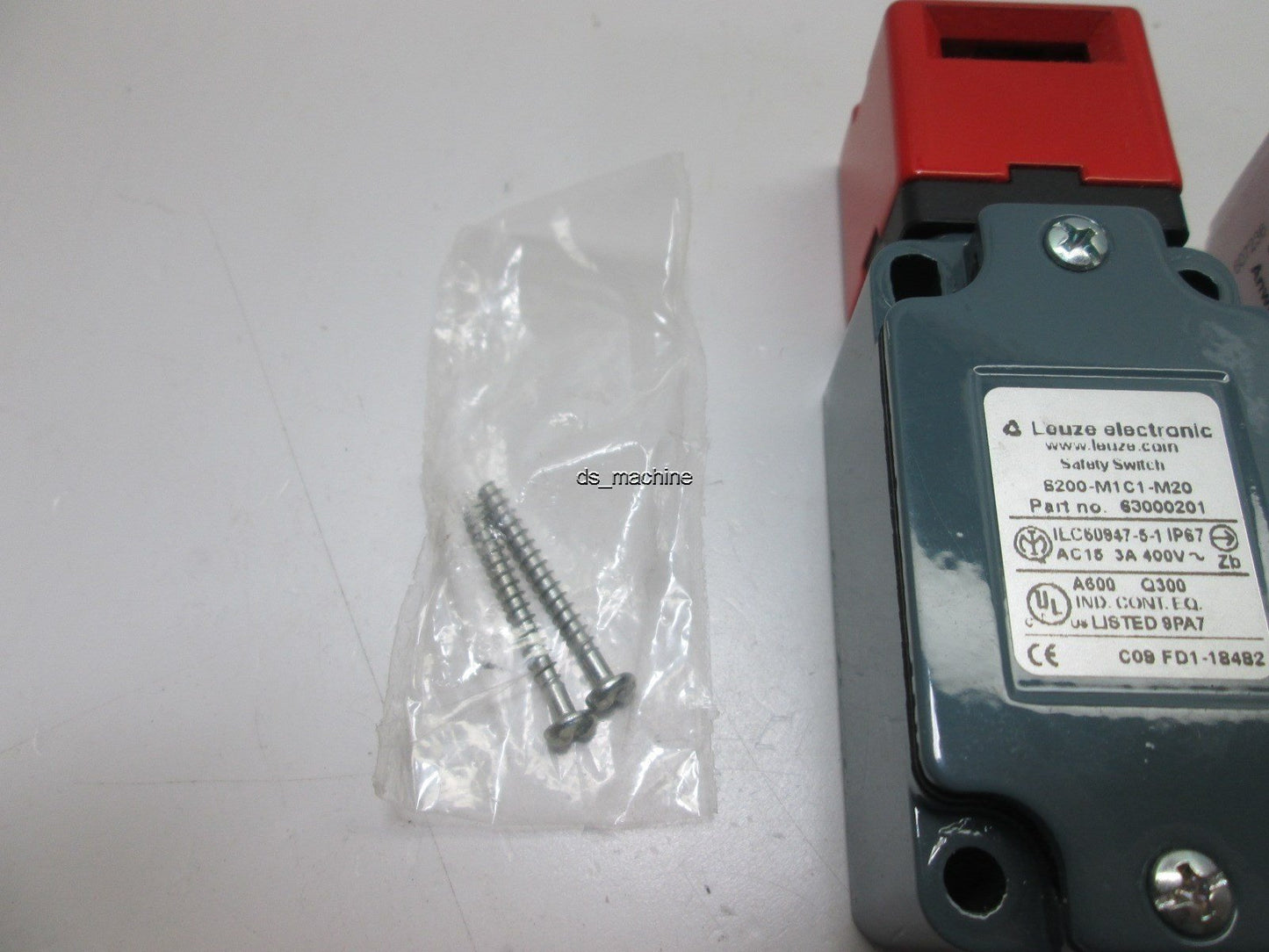 Used Leuze Electronic S200-M1C1-M20 Safety Switch 3A 400V, Face Front, No Key
