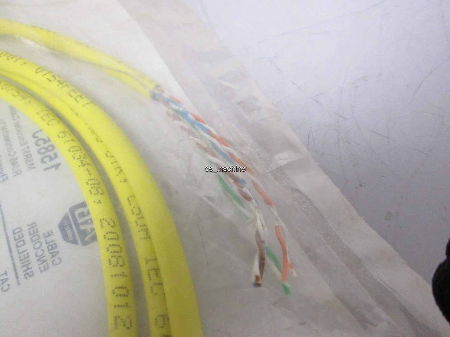 New Allen Bradley 158J-M8RB-2M5 Encoder Cable RJ-45 2.5m Length Shielded