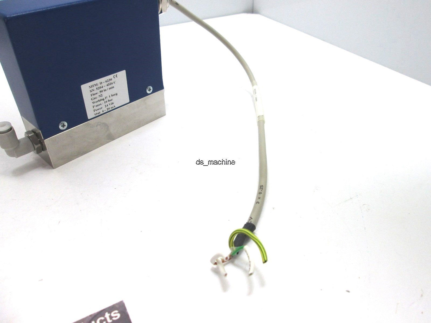 Used M+W Instruments D-6230 Mass-Stream Mass Flow Controller, 50 In/Min, N2 Gas 24VDC