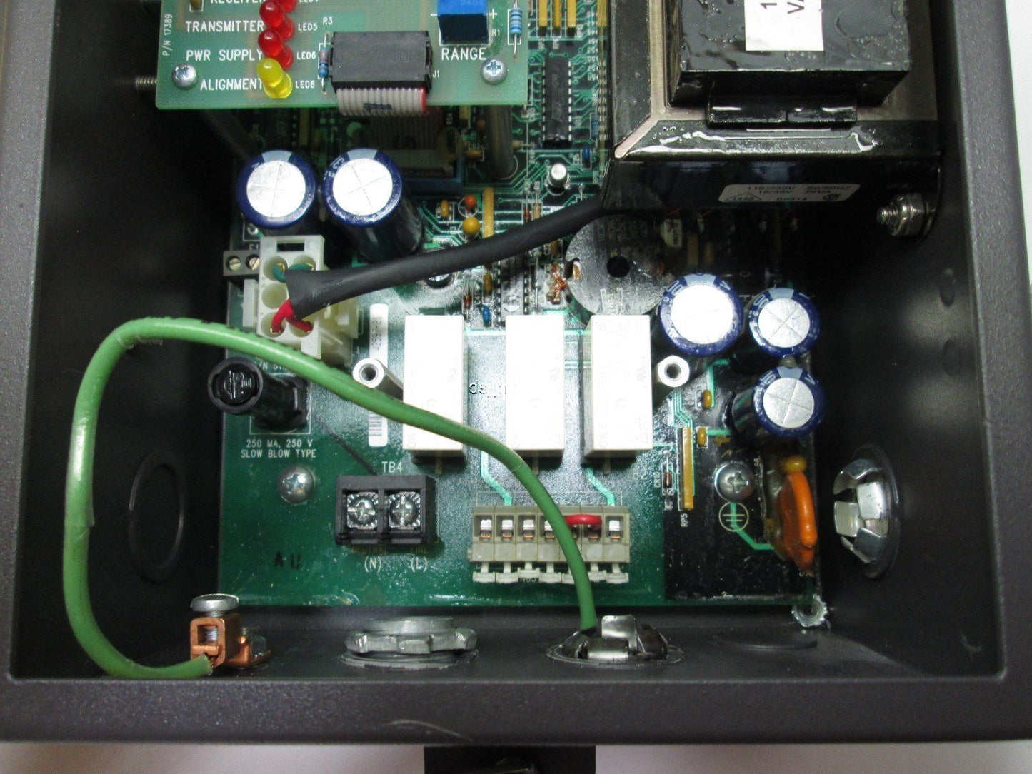 Used STi 43268-05 Light Curtain Controller, 117VAC - 25A 50/60Hz Input, 220VAC Output