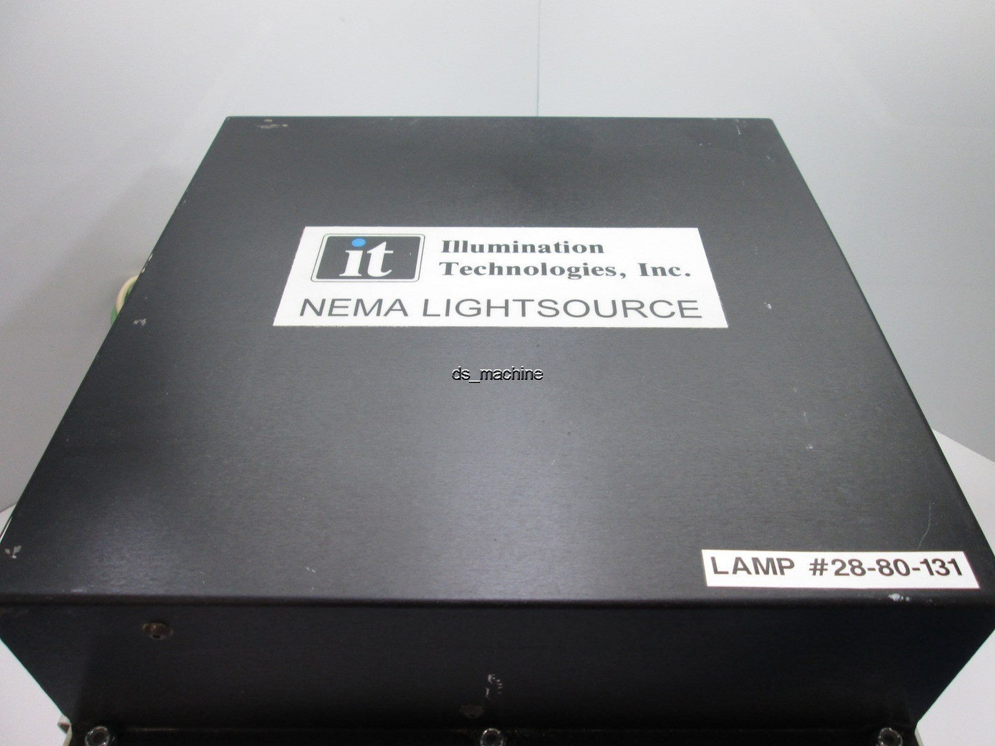 Used Illumination Technologies 3900N12-01KG DC Regulated NEMA 12 Light Source 150Watt