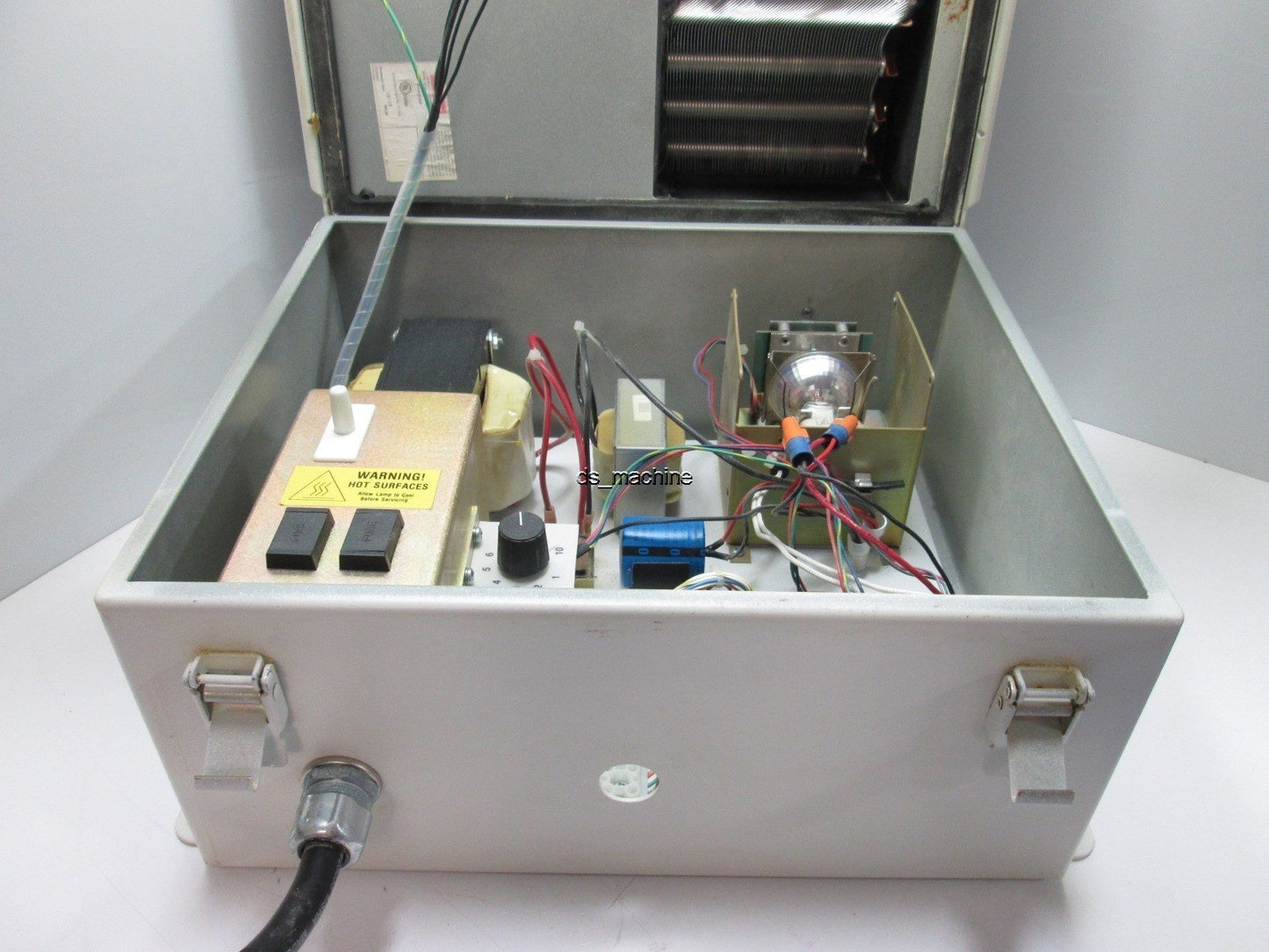 Used Illumination Technologies 3900N12-01KG DC Regulated NEMA 12 Light Source 150Watt
