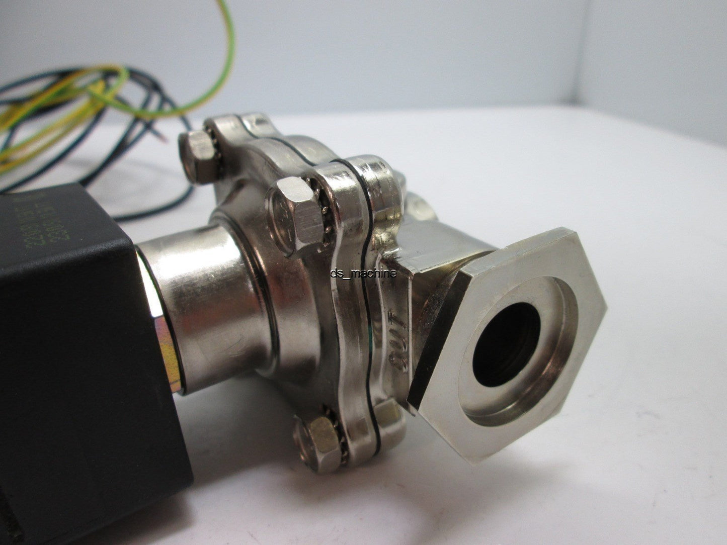 Used ASCO SCXE210C034 V Pneumatic Solenoid Valve 230VAC Control 130PSI