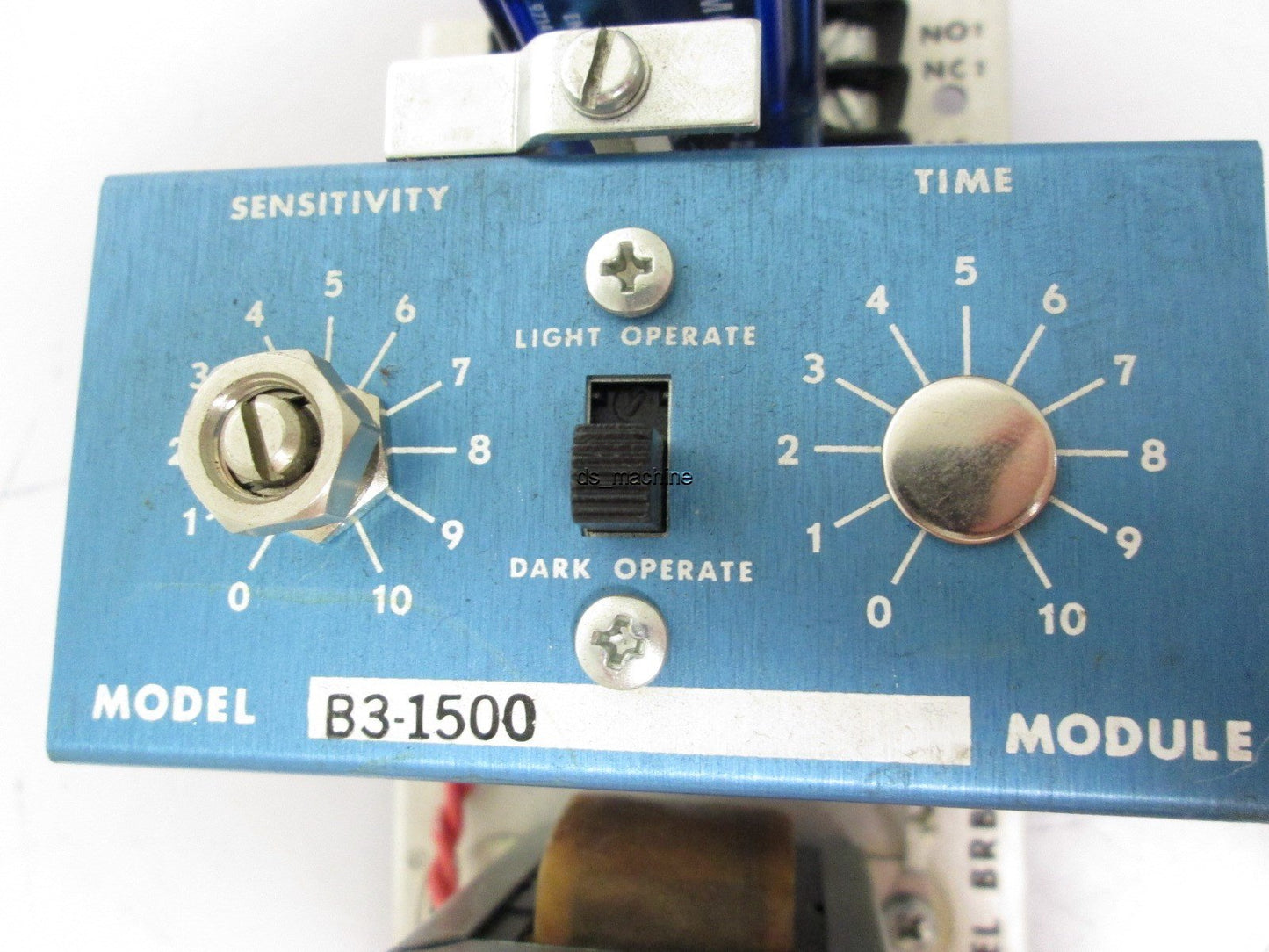 Used Banner B3-1500 BRB Photoelectric Amplifier Logic Module w/ Relay Control 115VAC