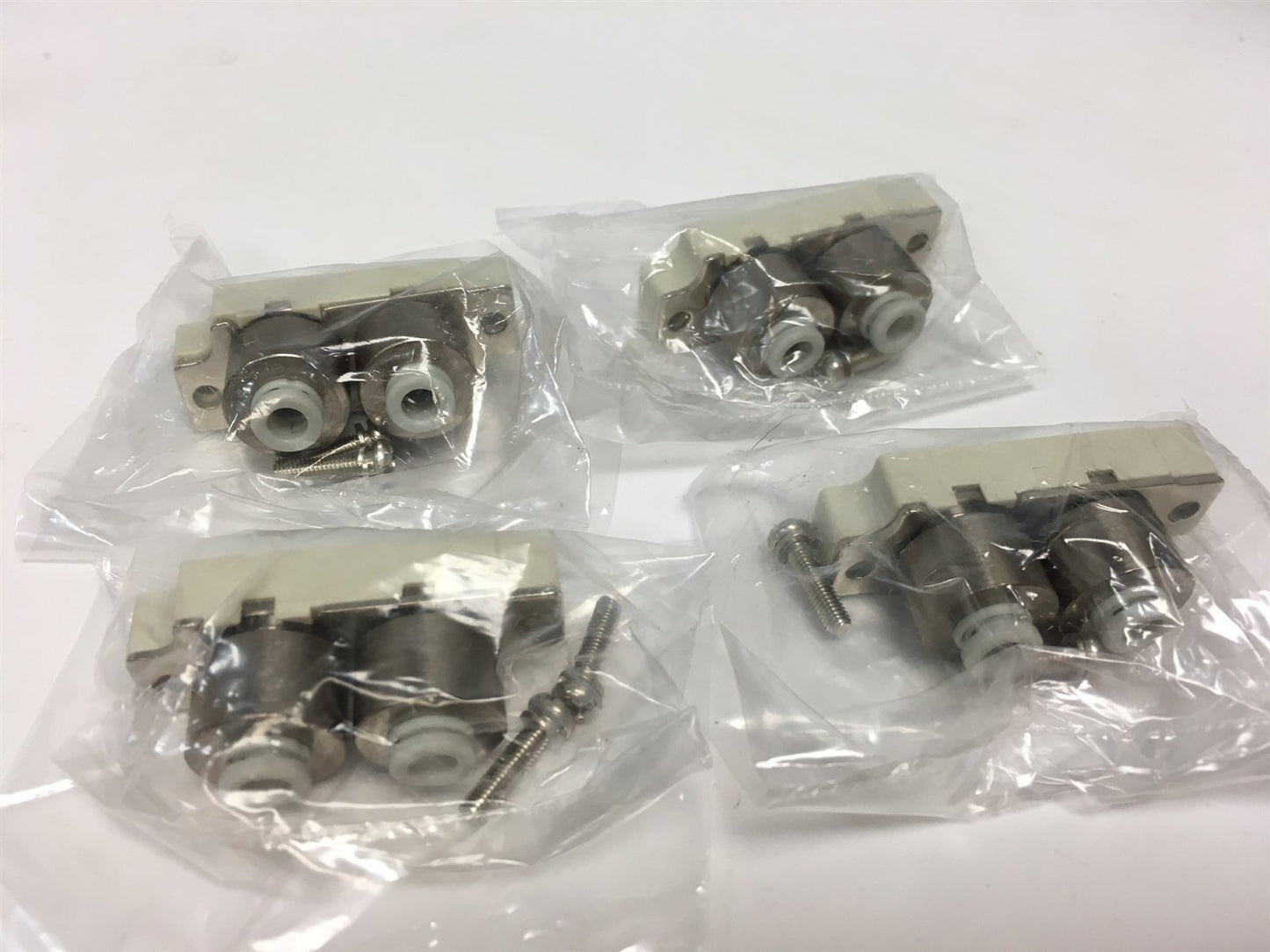 New Lot of 4 New SMC SY5000-6A-C4 One Touch Valve Port Assemblies 4mm