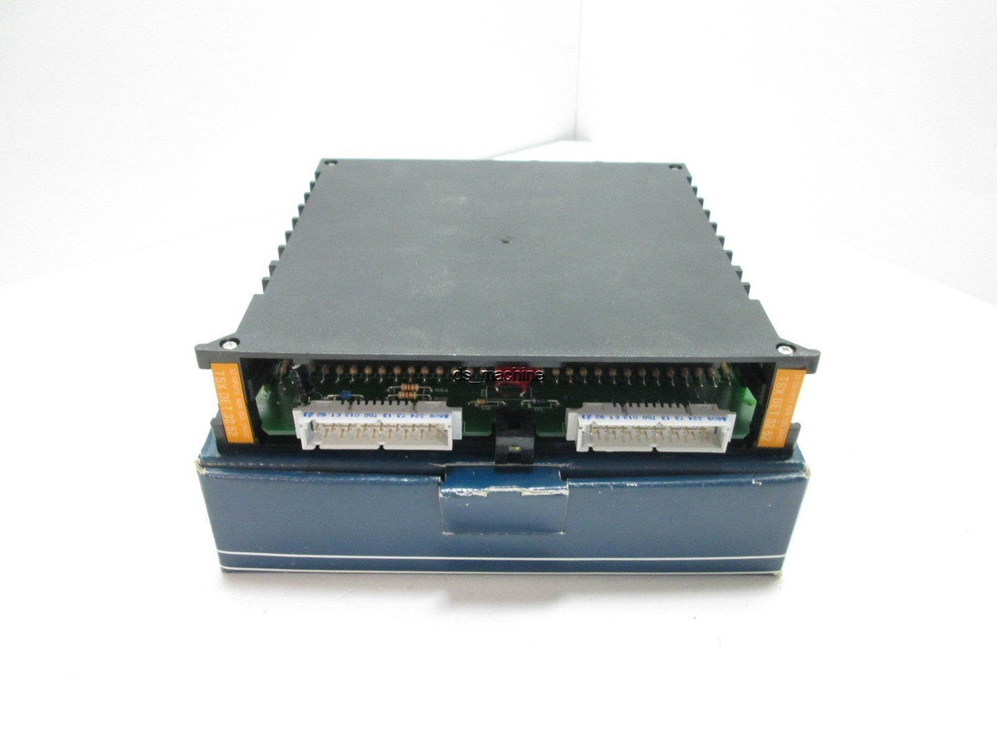 New Telemecanique TSXDET3252 Input Module 32 Input 24VDC