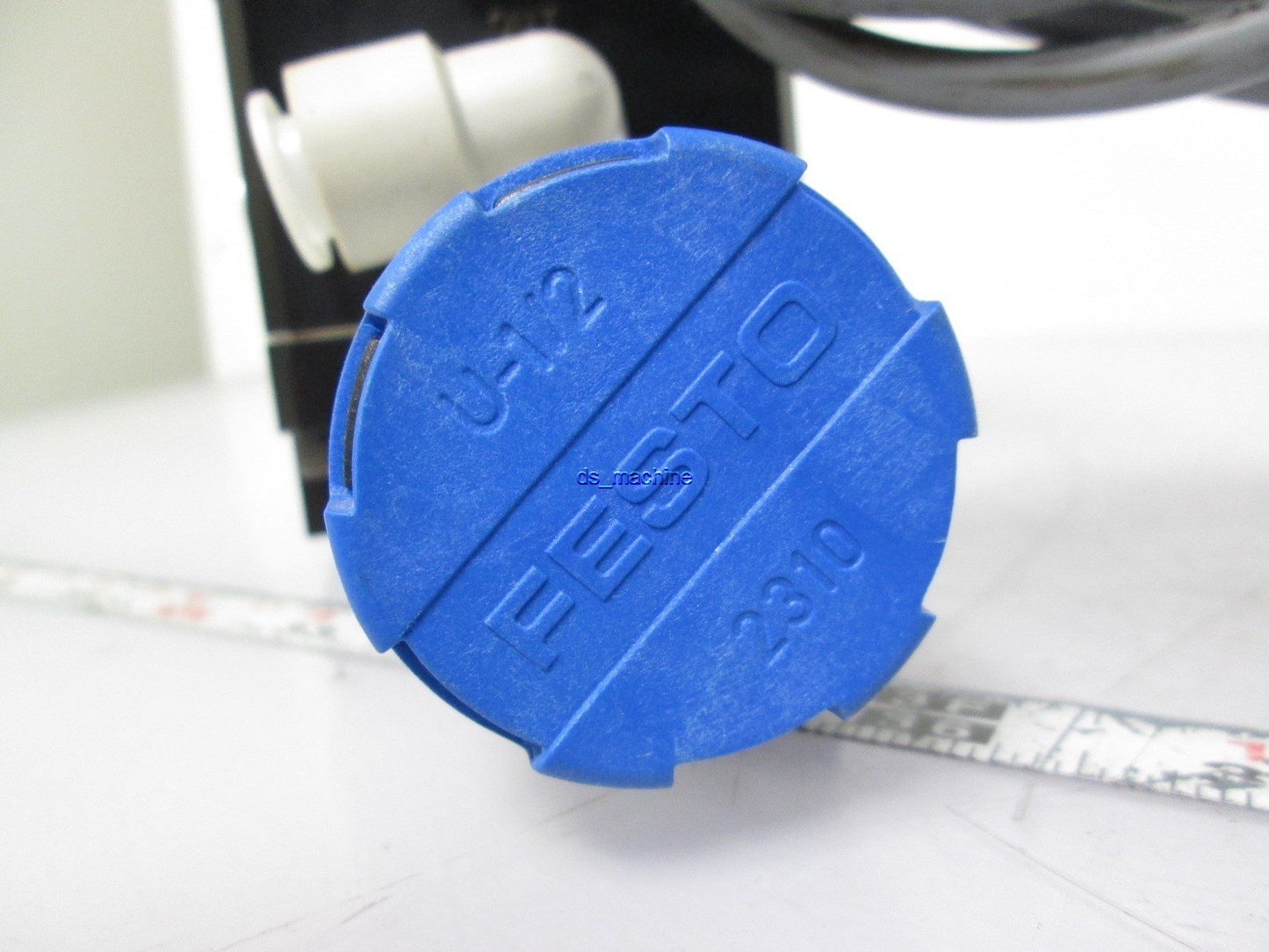 Used Fairchild T7900-00704H0 Pneumatic Pressure Transducer 0-150PSI to 0-10VDC 24VDC