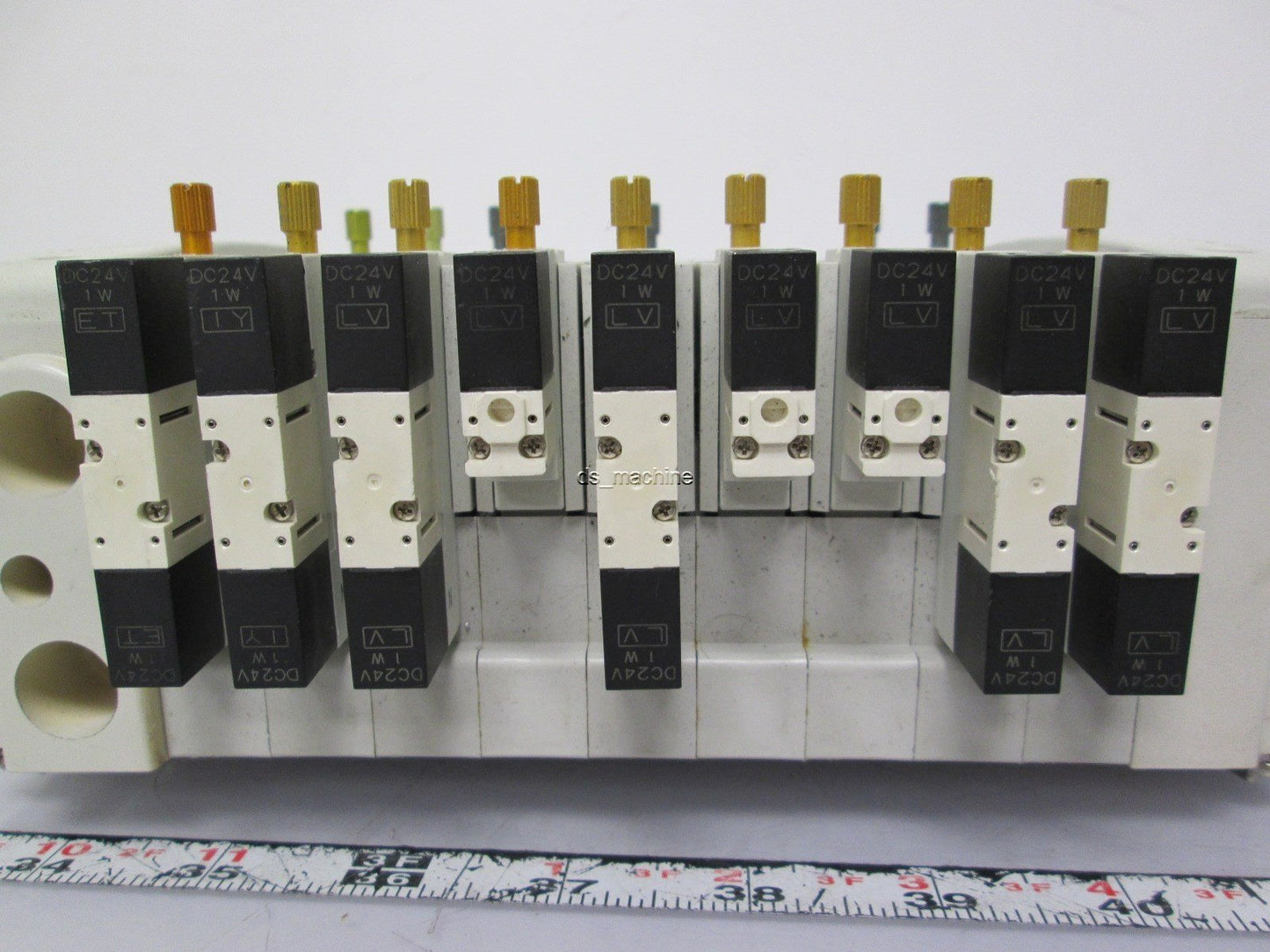 Used Bank of SMC Solenoid Valves 2x VQ2400N-5C 4x VQ2300N-5C 3x VQ2100N-5C 0.1-0.7MPa