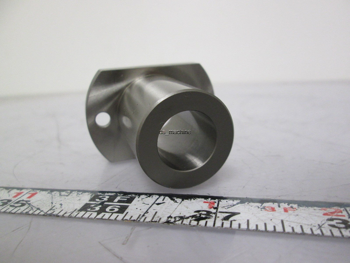 New Misumi JBNFC25-P15-L30 Bushing for Locating Pins Compact Flange 15 x 30mm Length
