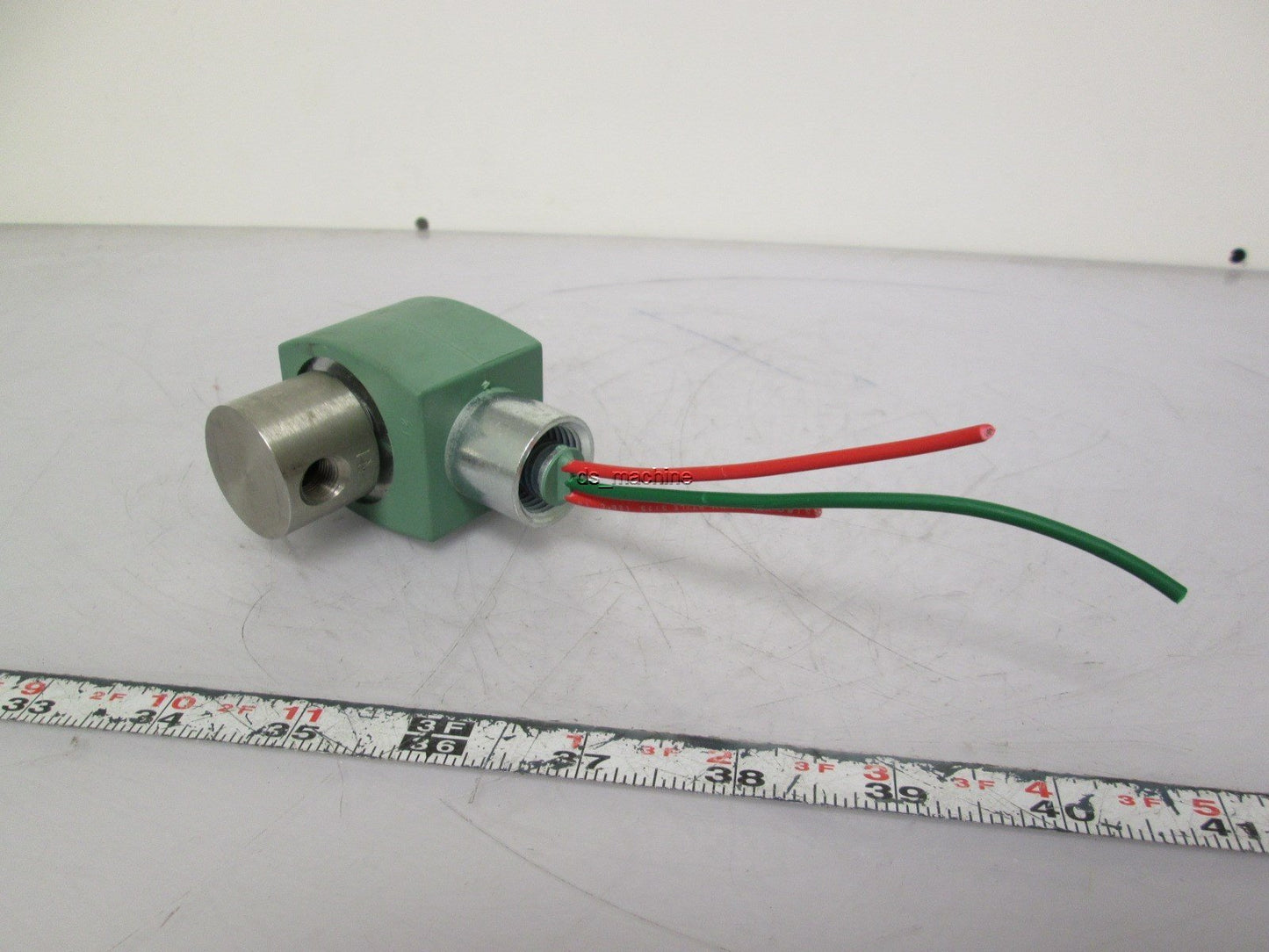 Used ASCO 8262G12 Red Hat Solenoid Valve 120VAC 6.1W 1/8" NPT 750PSI AIR