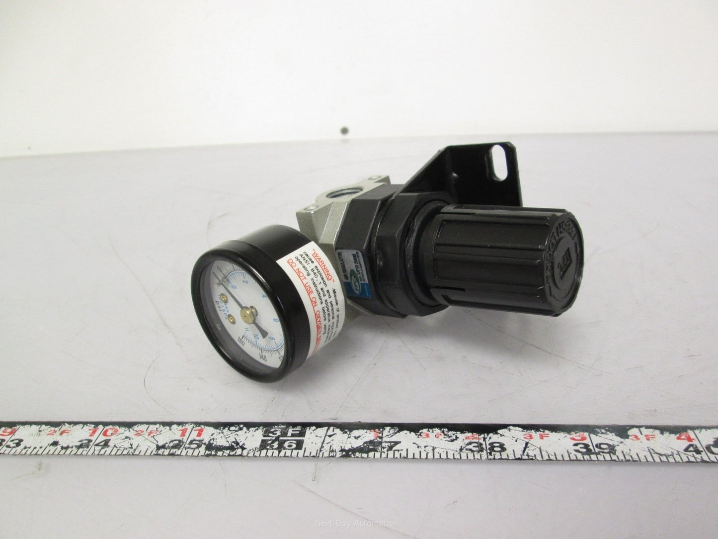 Used TPC UPR2000 Pneumatic Pressure Regulator w/ Gauge 7 to 120 PSI 1/4" NPT